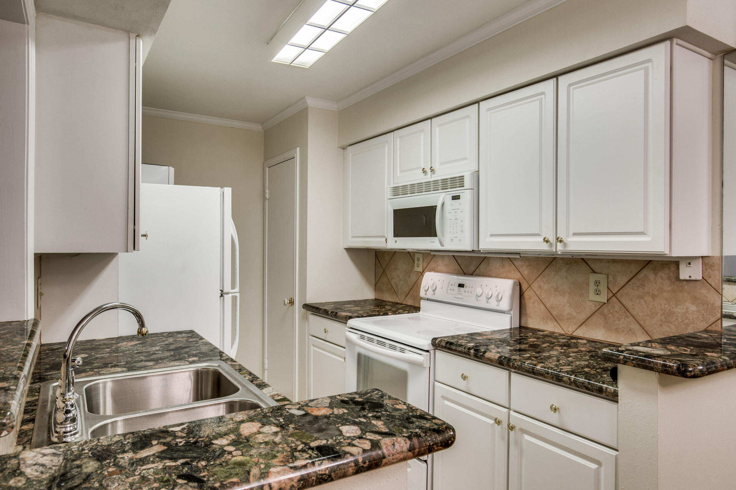 1601-s-shepherd-dr-houston-tx-127-High-Res-12.jpg
