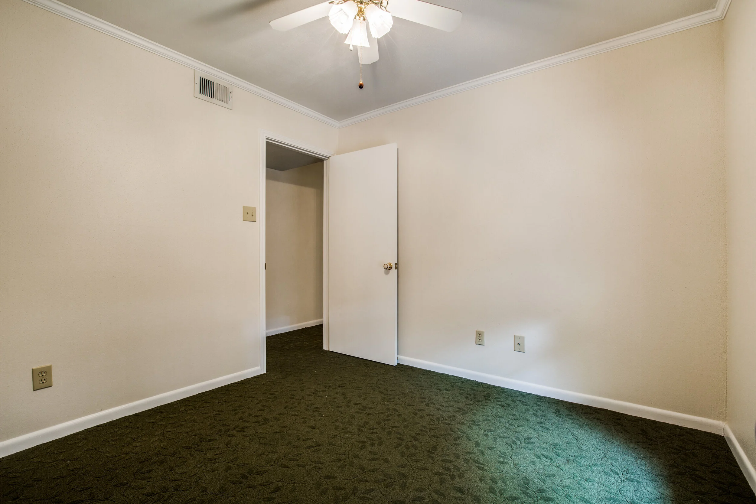 1601-s-shepherd-dr-houston-tx-127-High-Res-23.jpg