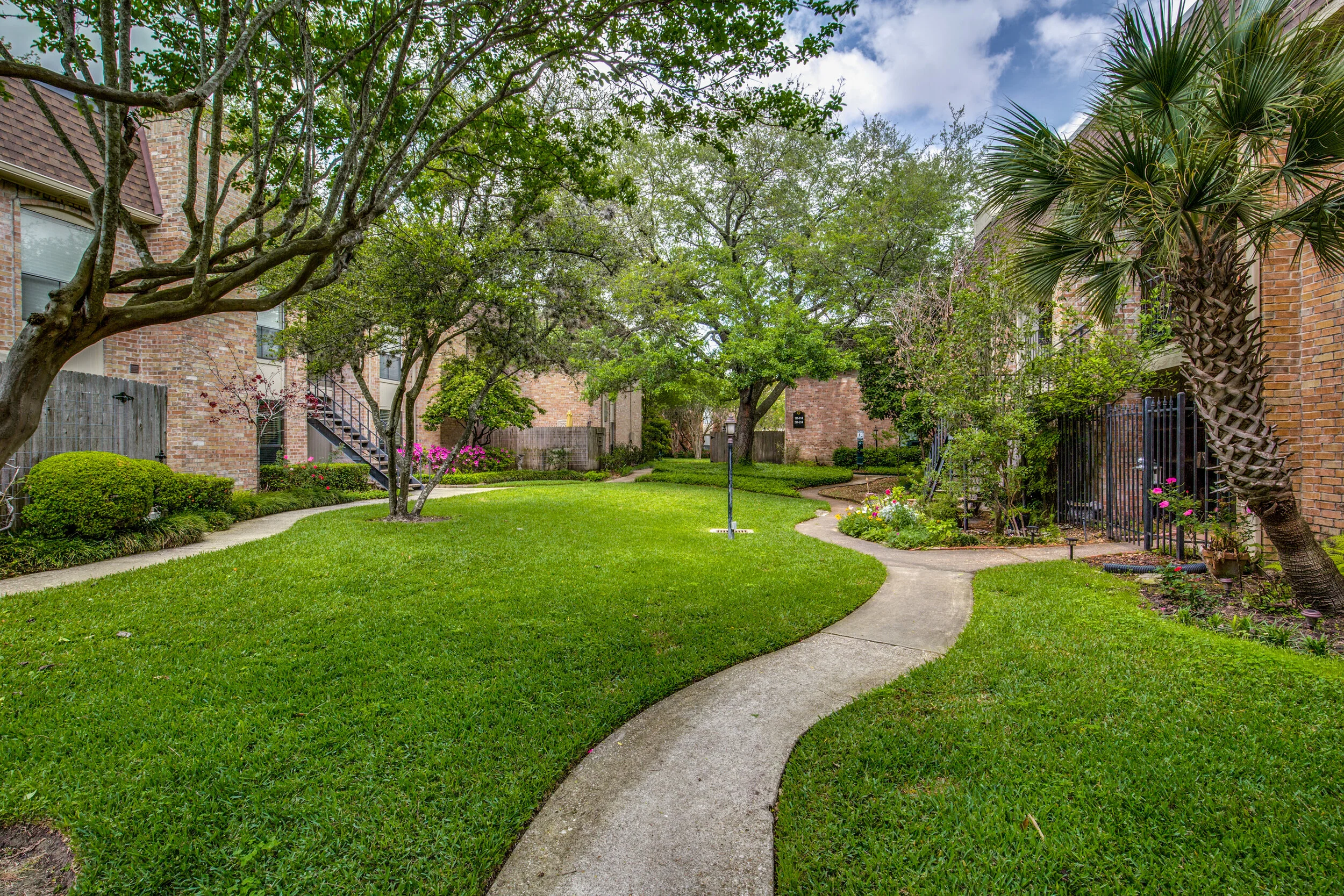 1601-s-shepherd-dr-houston-tx-127-High-Res-26.jpg