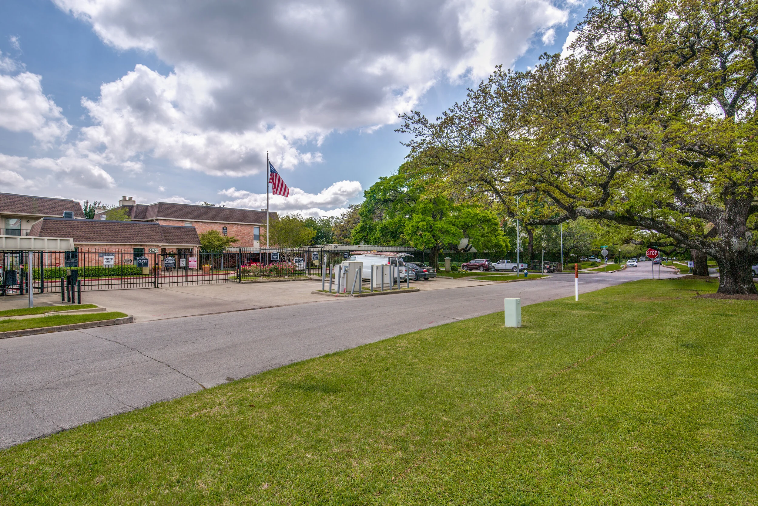 1601-s-shepherd-dr-houston-tx-127-High-Res-30.jpg
