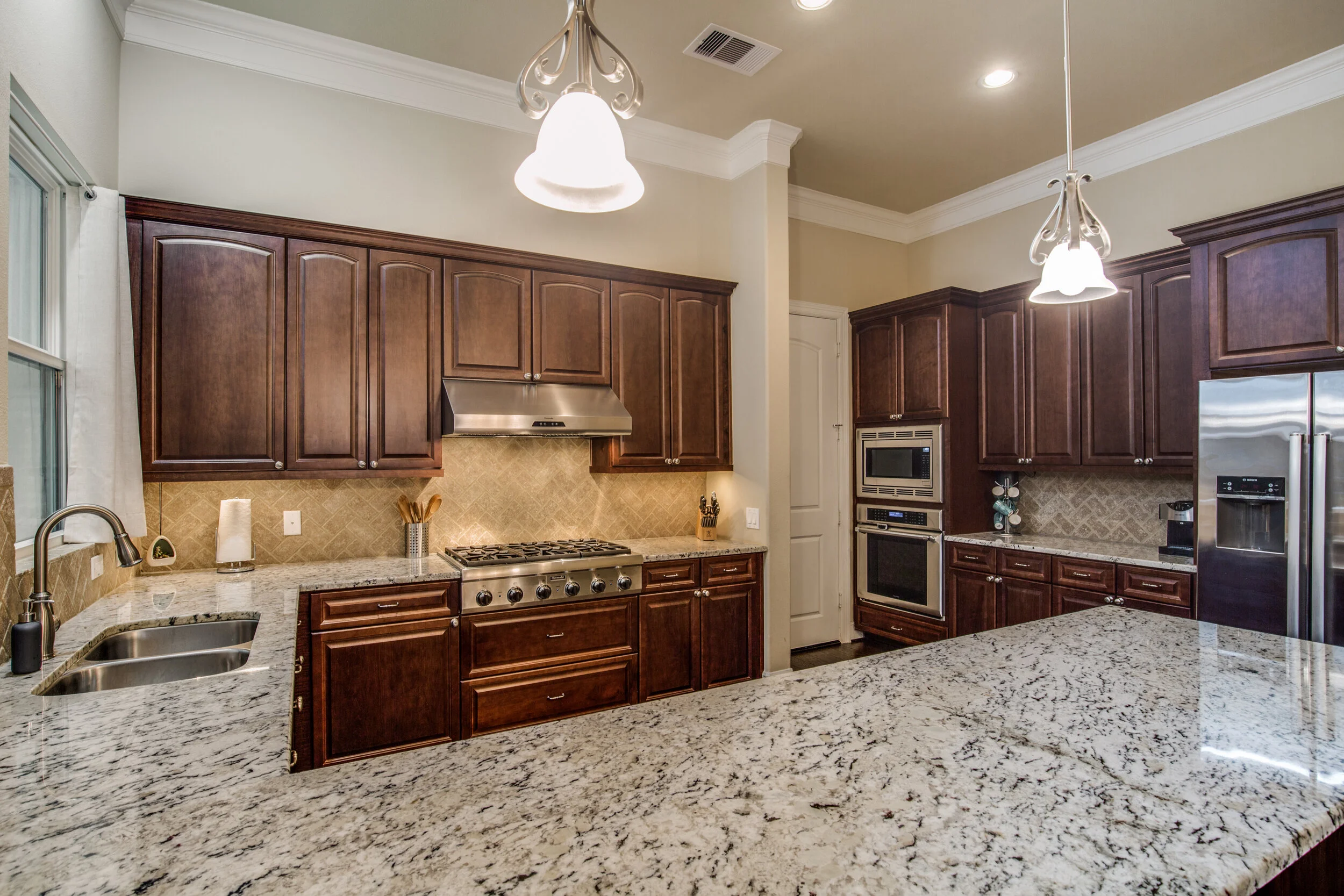 1423-knox-st-houston-tx-High-Res-11.jpg