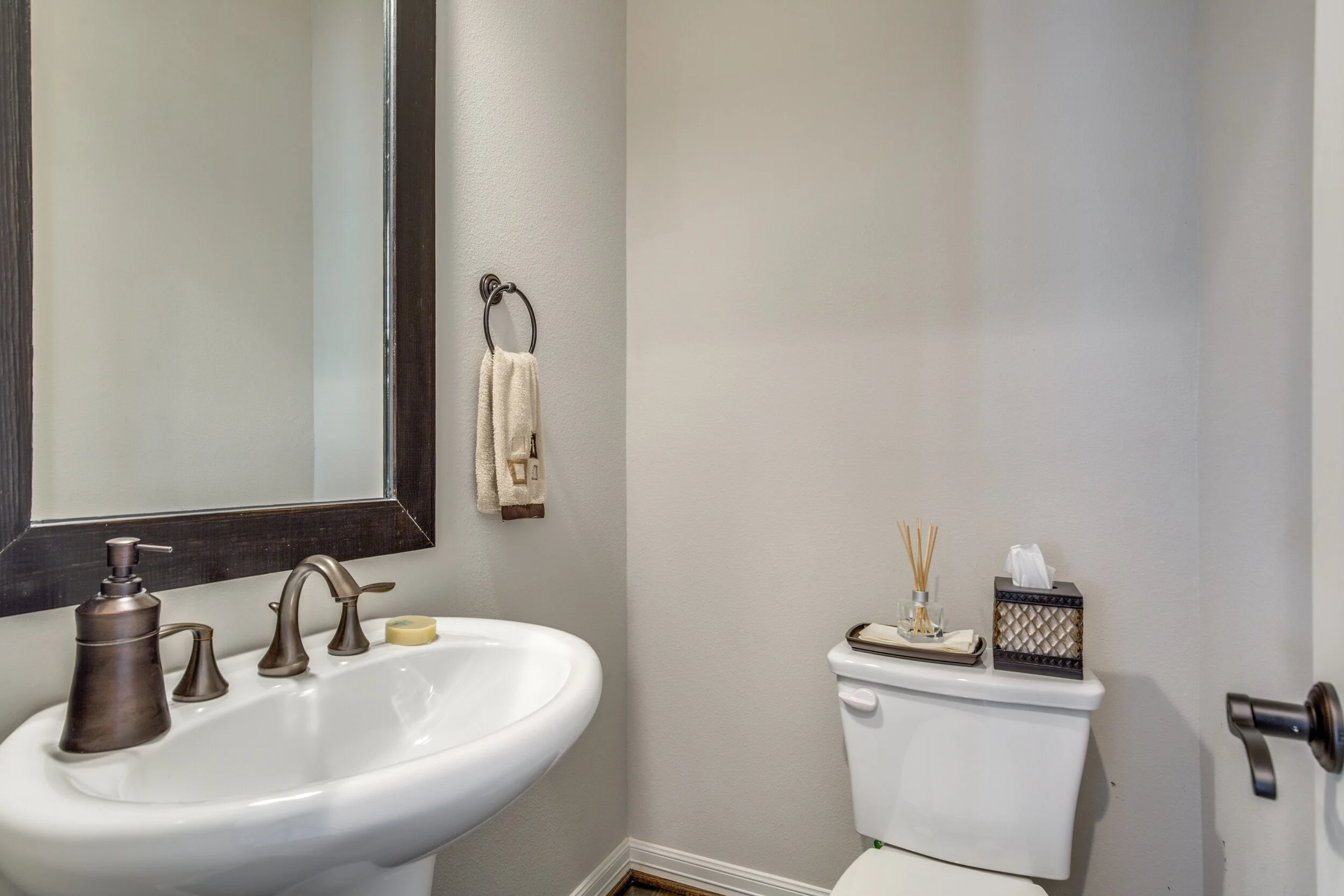 1044-e-29th-st-houston-tx-a-High-Res-25.jpg