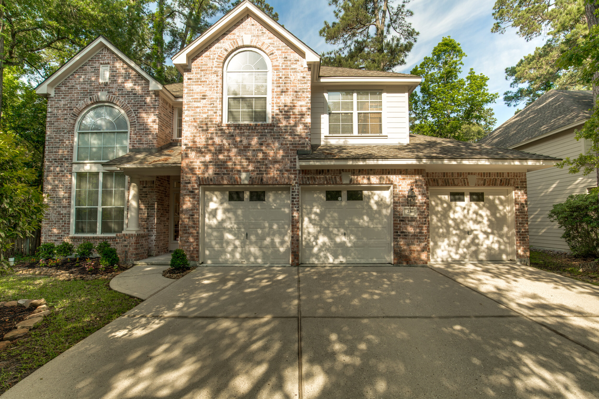 23-alden-glen-dr-spring-tx-1-High-Res-2.jpg