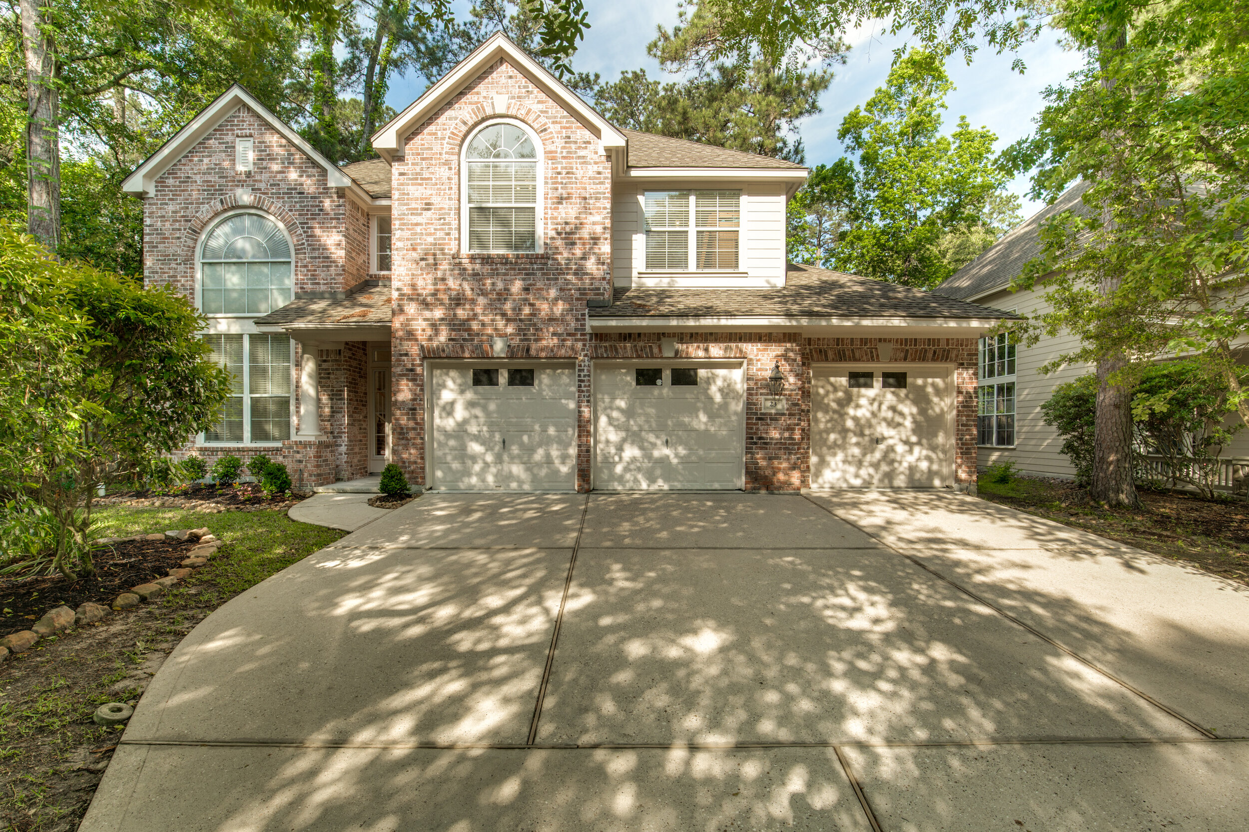 23-alden-glen-dr-spring-tx-1-High-Res-3.jpg