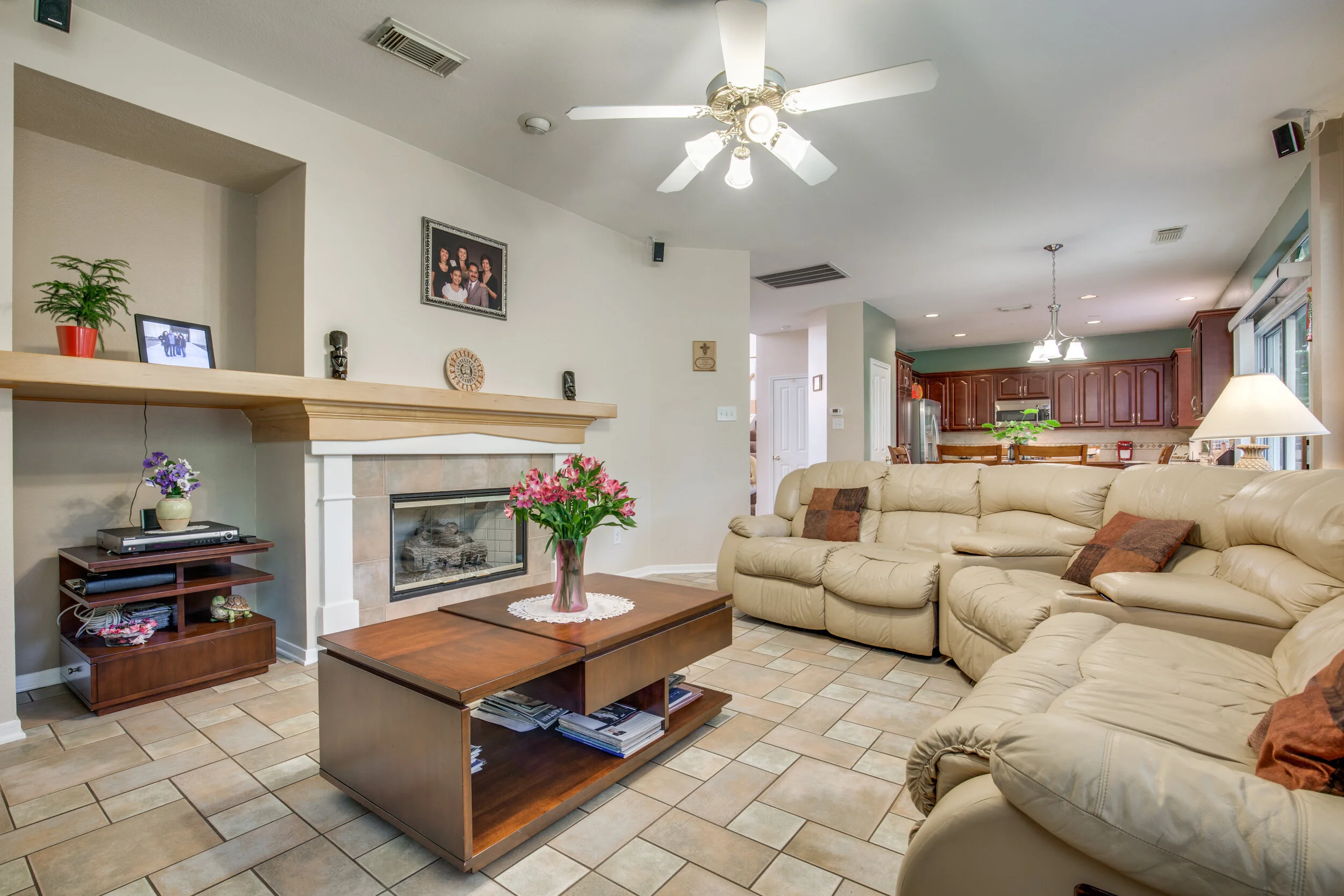 23-alden-glen-dr-spring-tx-1-High-Res-16.jpg