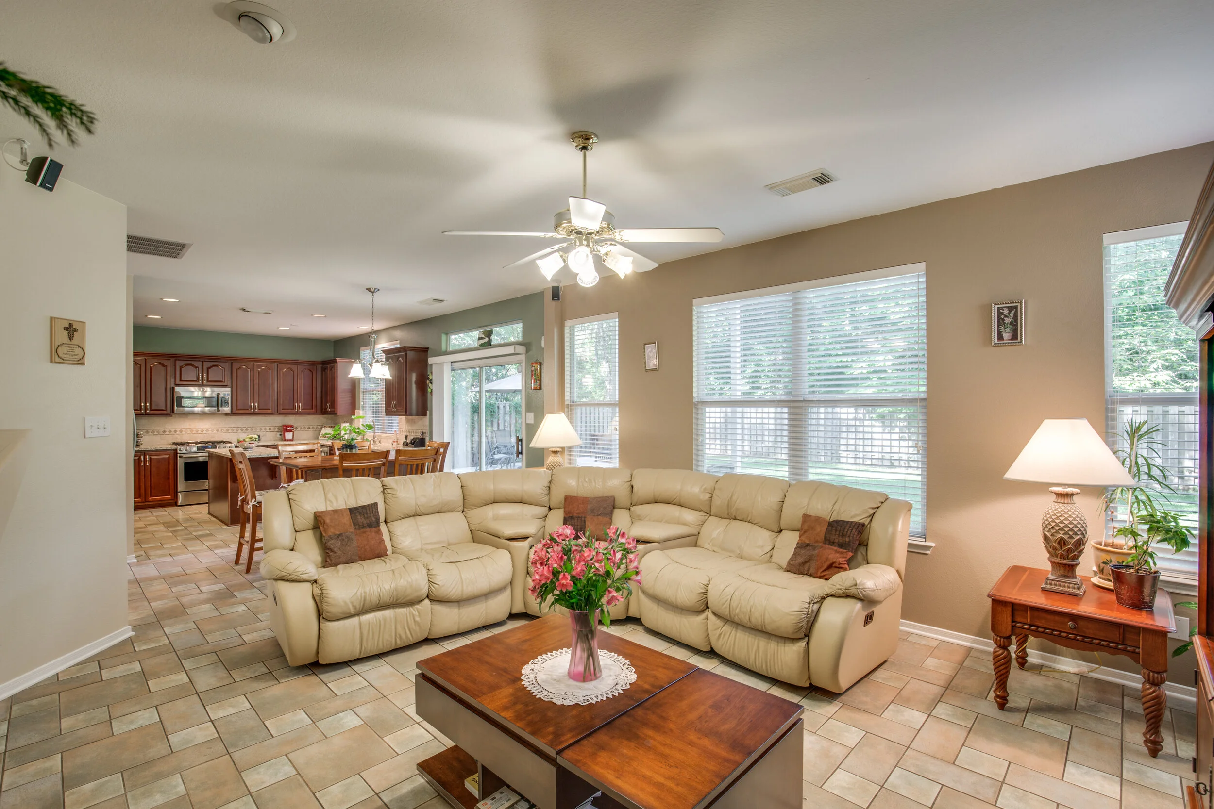 23-alden-glen-dr-spring-tx-1-High-Res-17.jpg