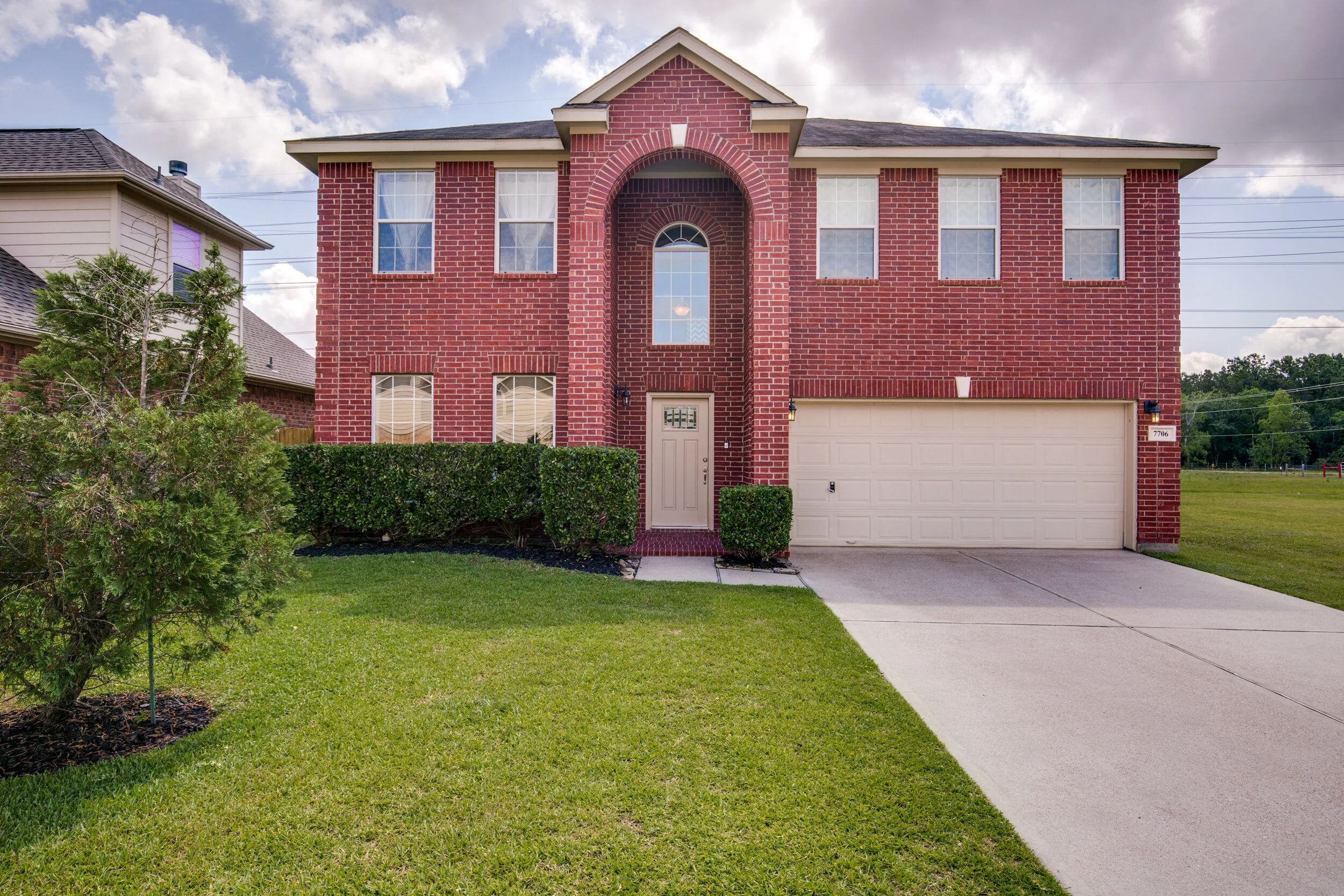 7706-brooks-crossing-dr-baytown-tx-High-Res-2.jpg