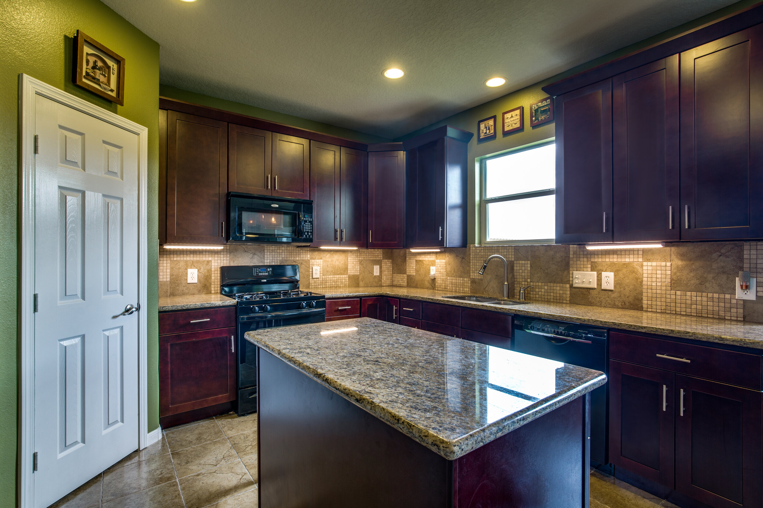 7706-brooks-crossing-dr-baytown-tx-High-Res-12.jpg