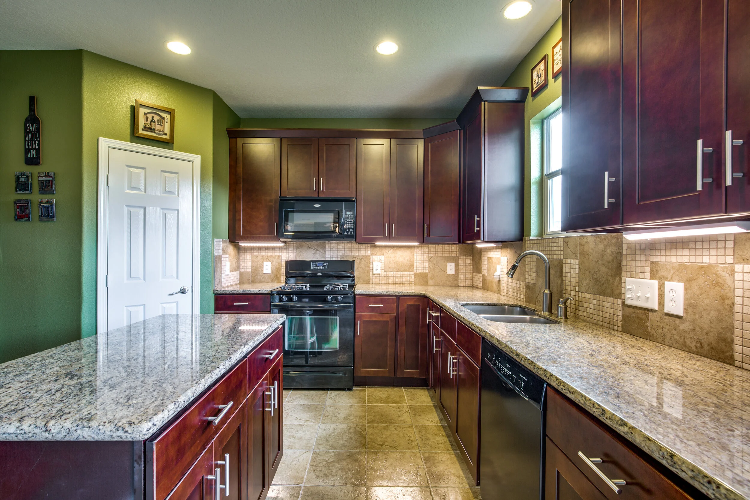 7706-brooks-crossing-dr-baytown-tx-High-Res-13.jpg