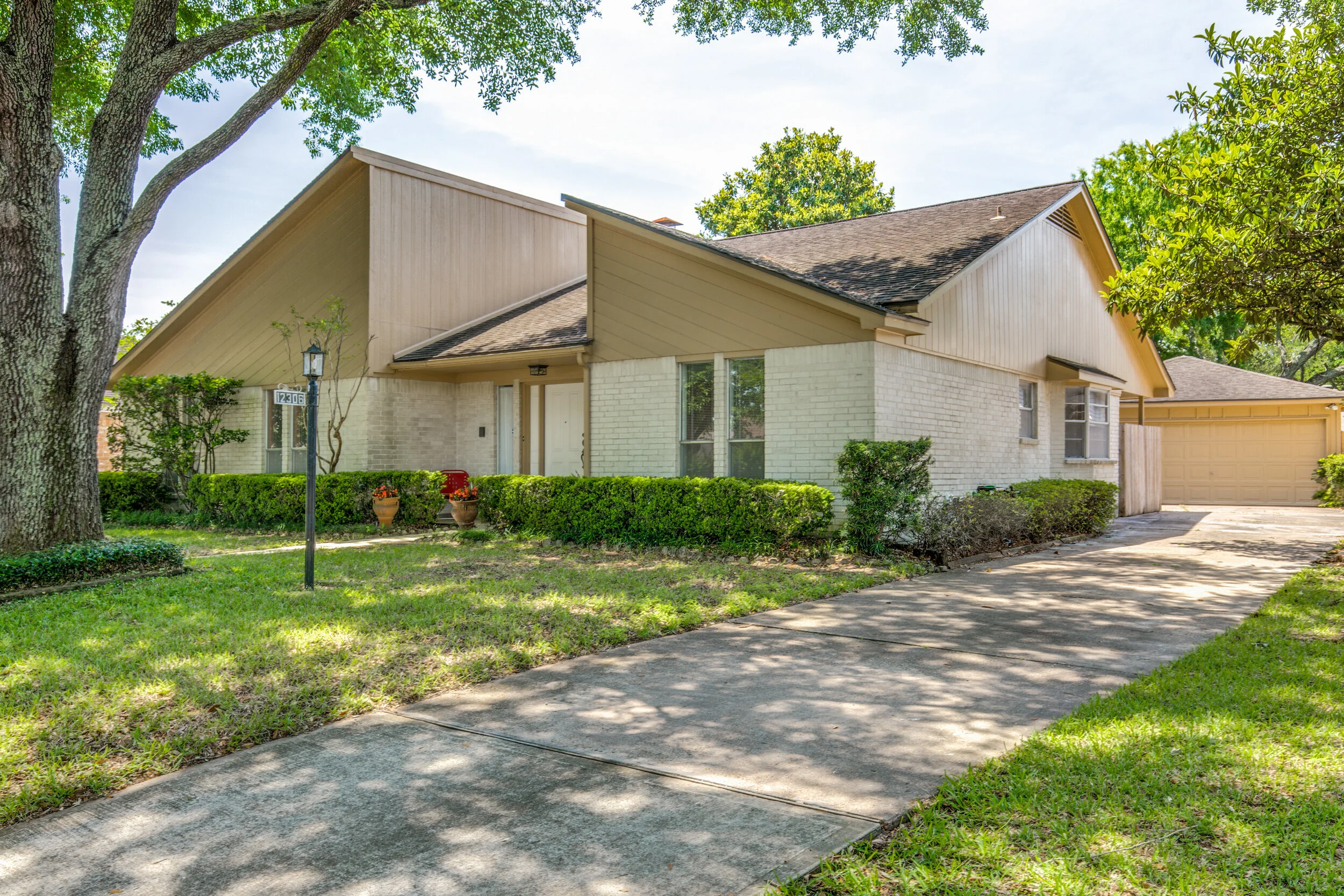 12306-shelwick-dr-houston-tx-High-Res-3.jpg