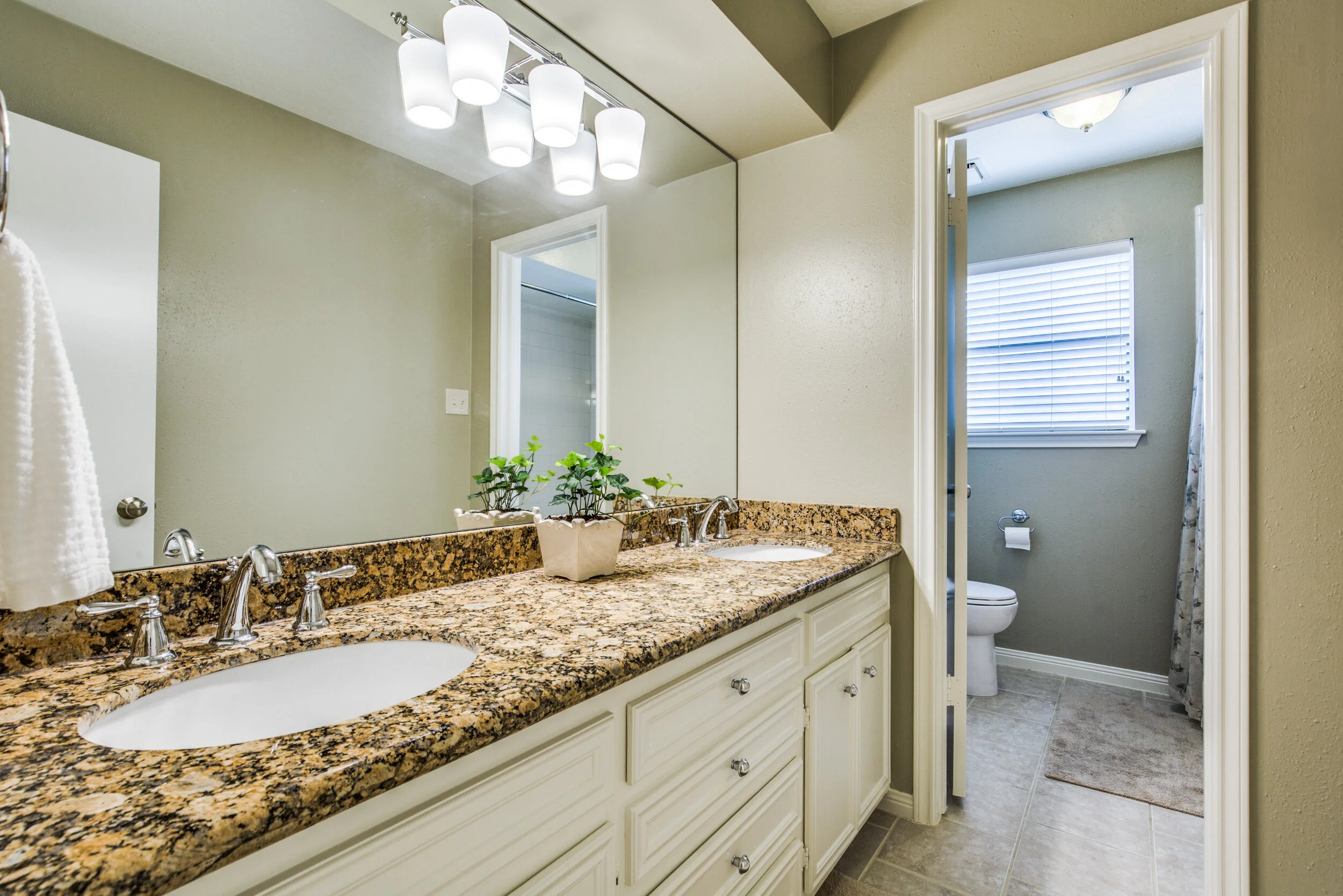 12523-meadow-lake-dr-houston-tx-High-Res-24.jpg