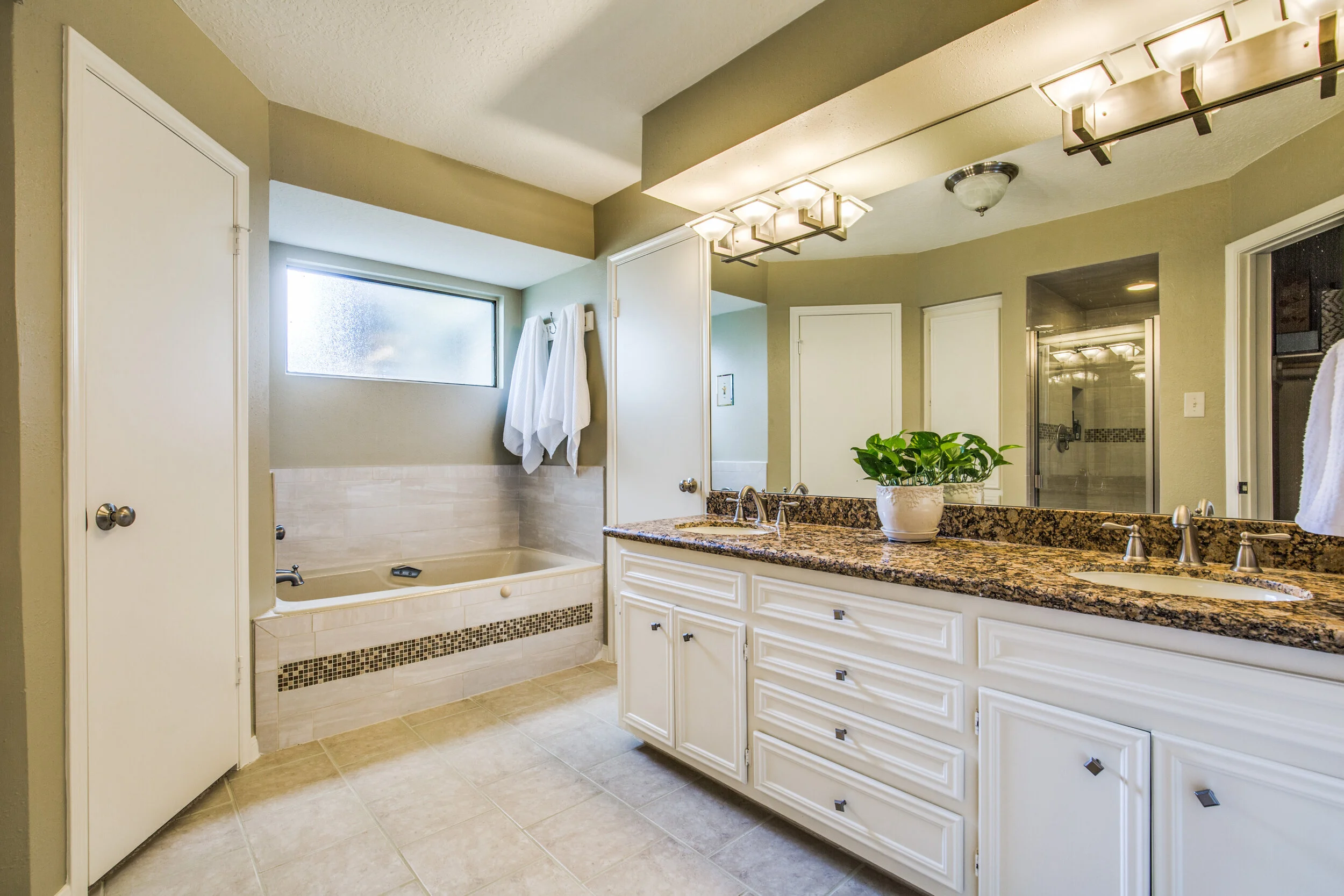 12523-meadow-lake-dr-houston-tx-High-Res-32.jpg
