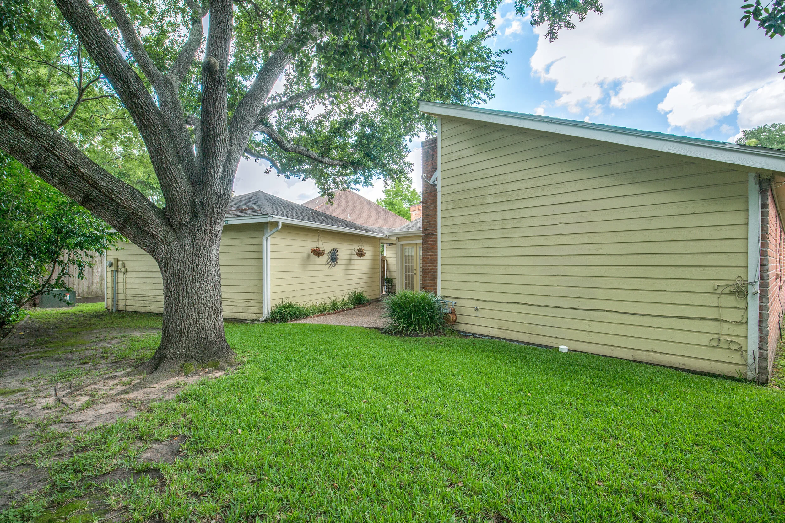 12523-meadow-lake-dr-houston-tx-High-Res-35.jpg
