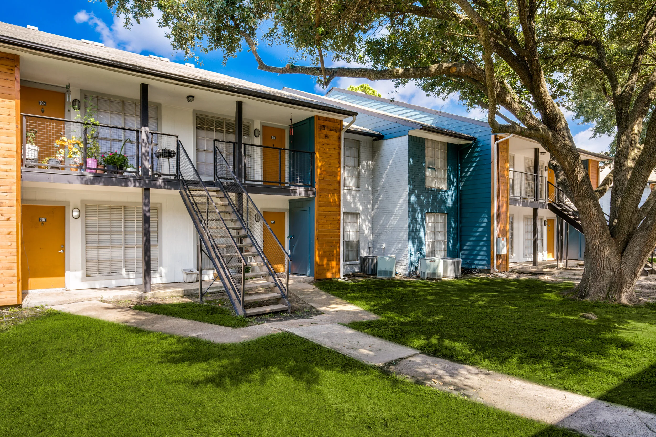 250-uvalde-rd-houston-tx-1-High-Res-14.jpg