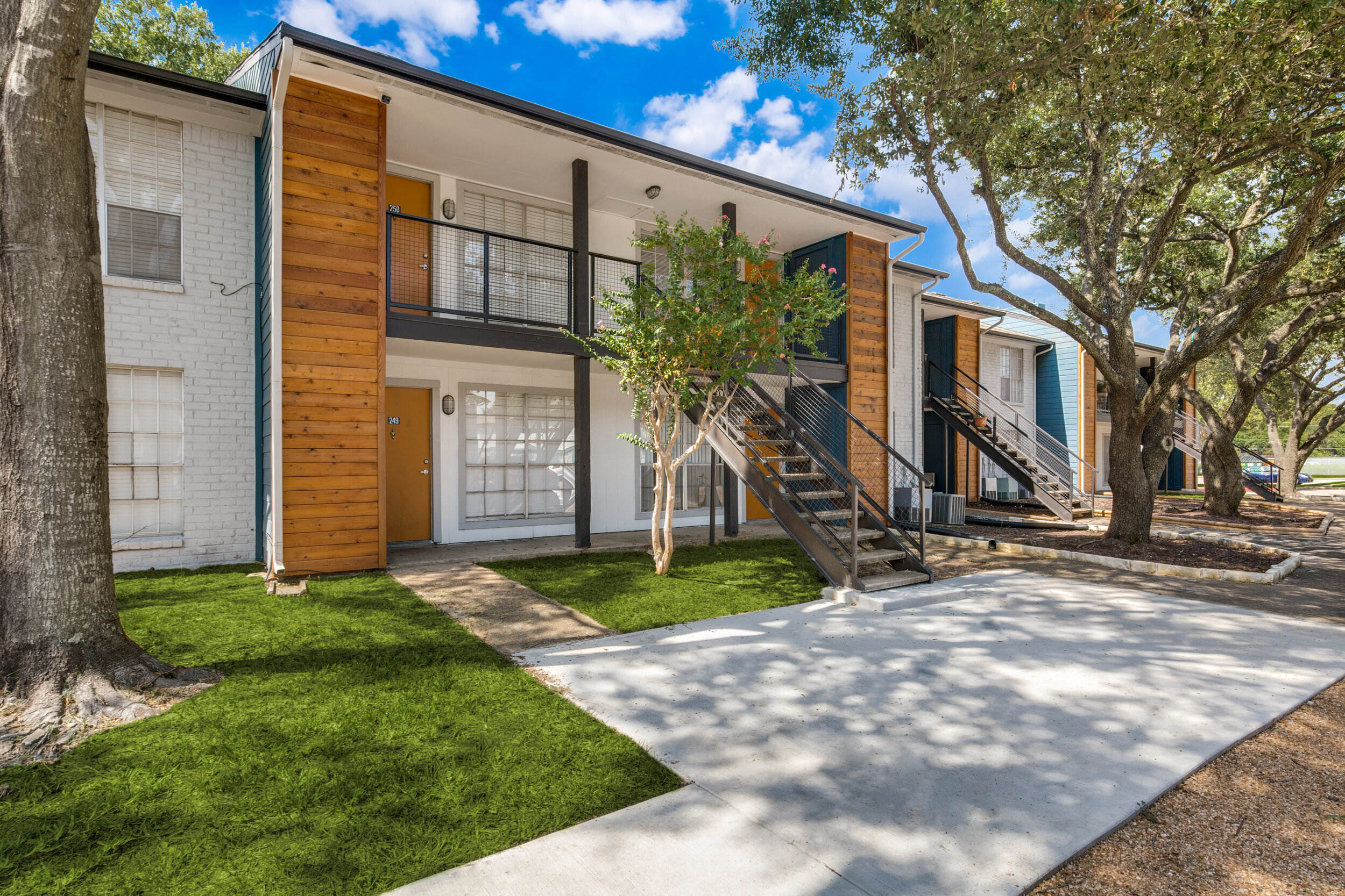 250-uvalde-rd-houston-tx-1-High-Res-16.jpg
