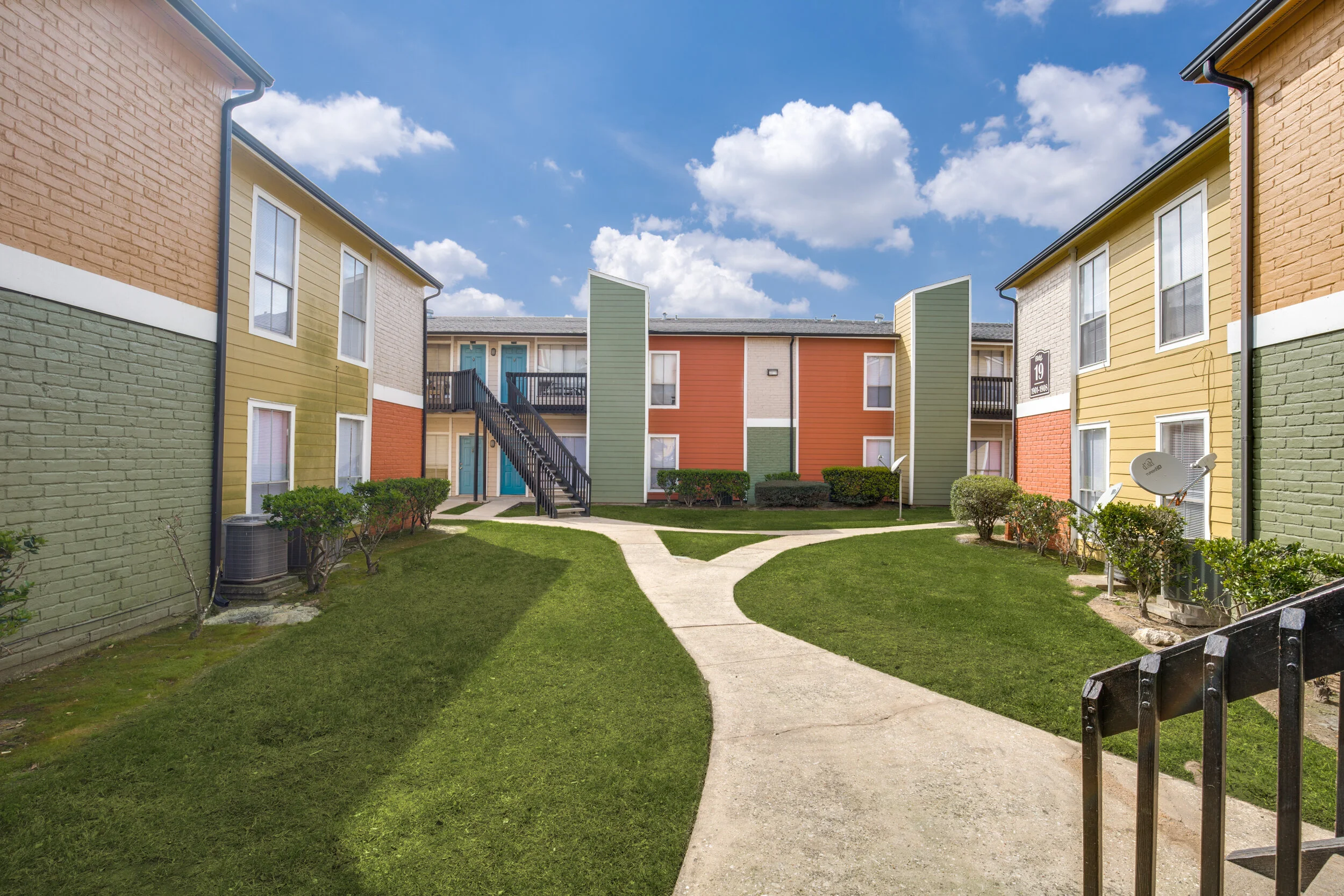 411-highland-cross-dr-houston-tx-High-Res-19.jpg