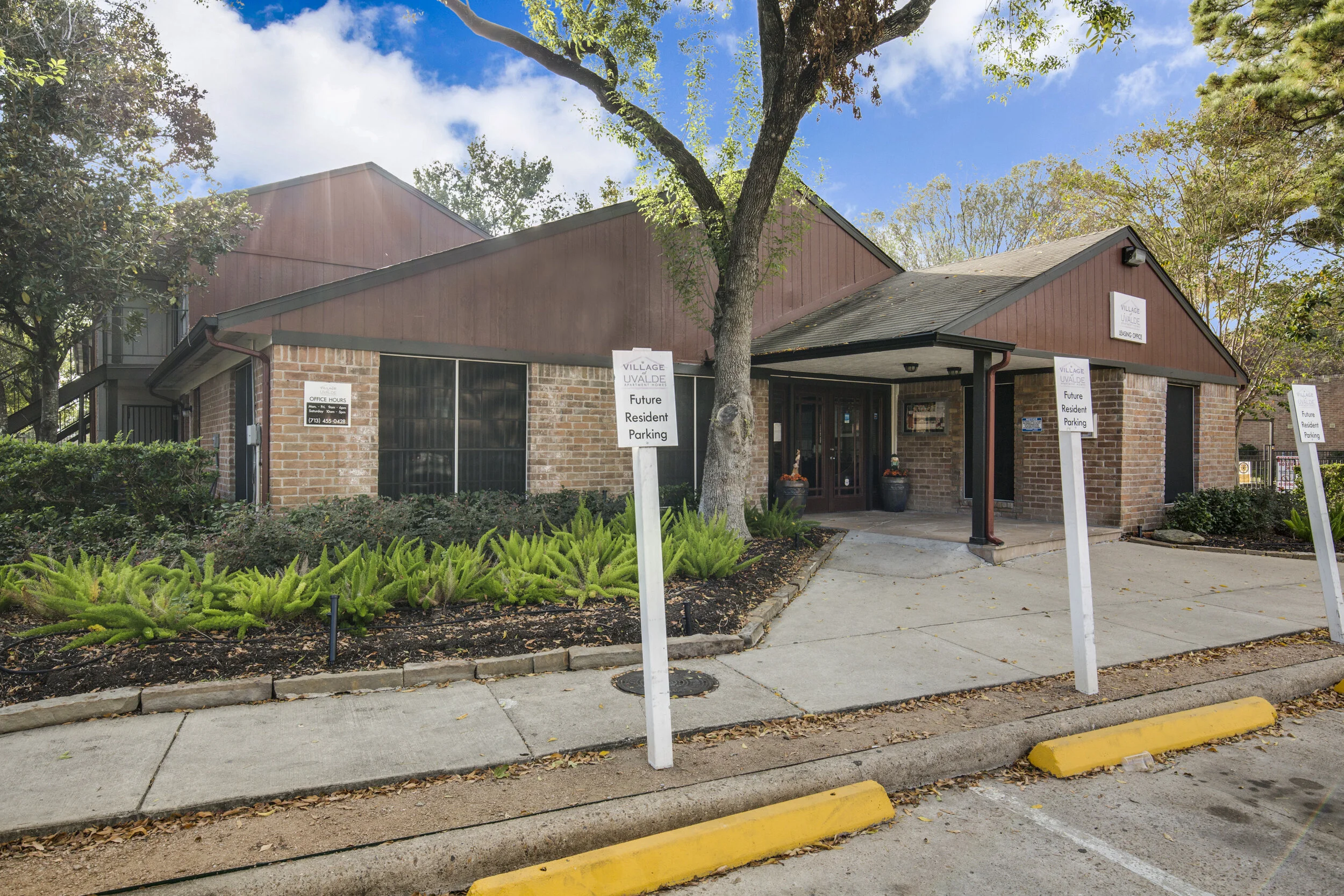 250-uvalde-rd-houston-tx-High-Res-1.jpg