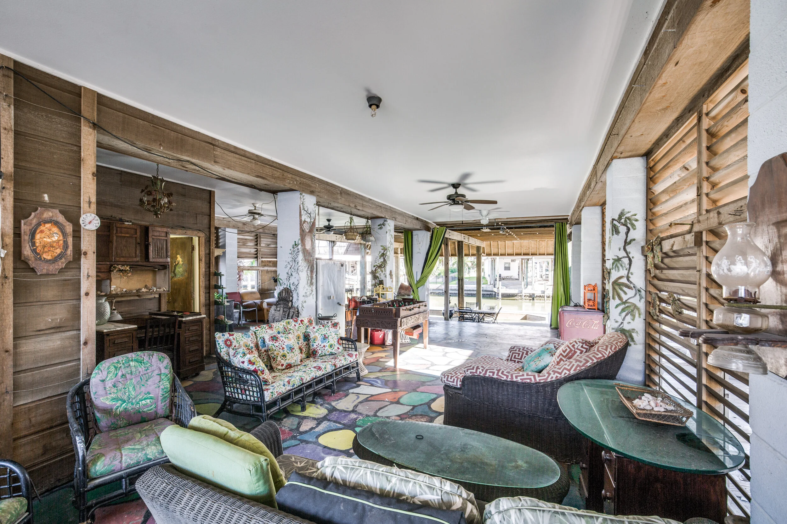 210-bora-bora-dr-tiki-island-tx-High-Res-22.jpg