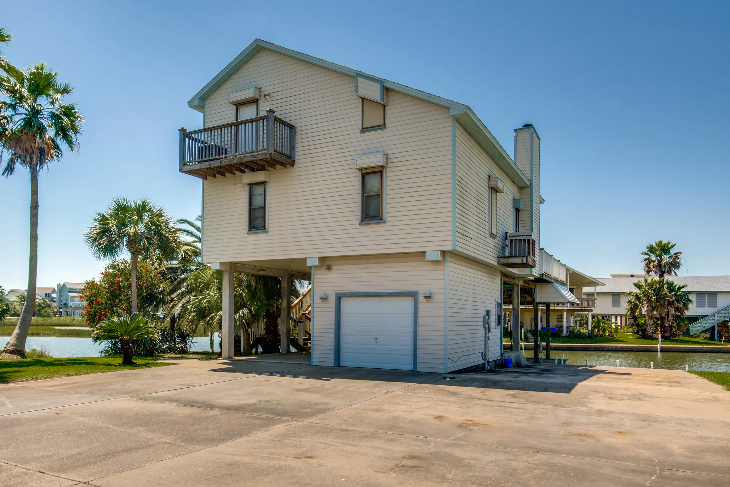503-paradise-drive-tiki-island-tx-High-Res-3.jpg
