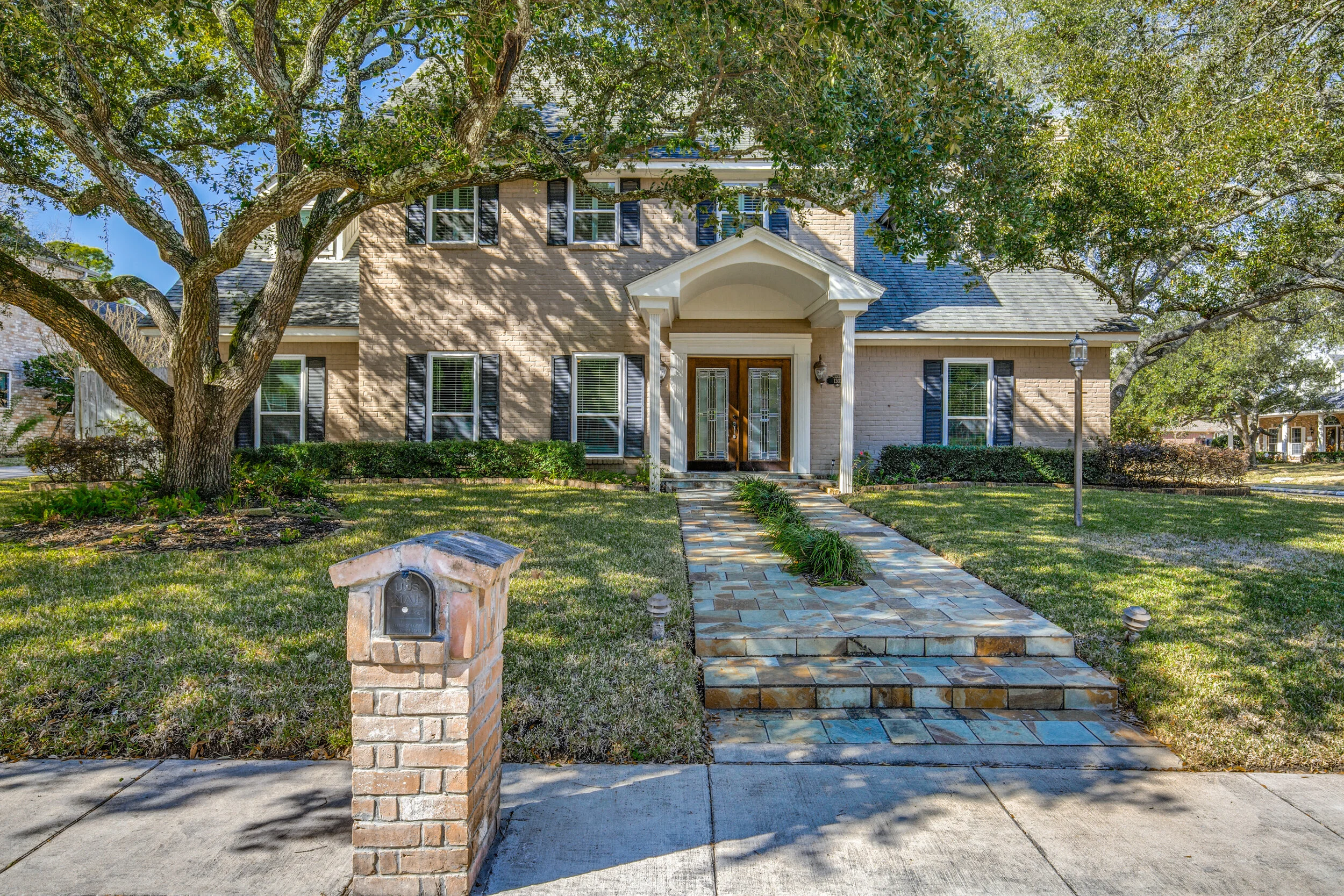 1302-valley-glen-dr-houston-tx-High-Res-1.jpg