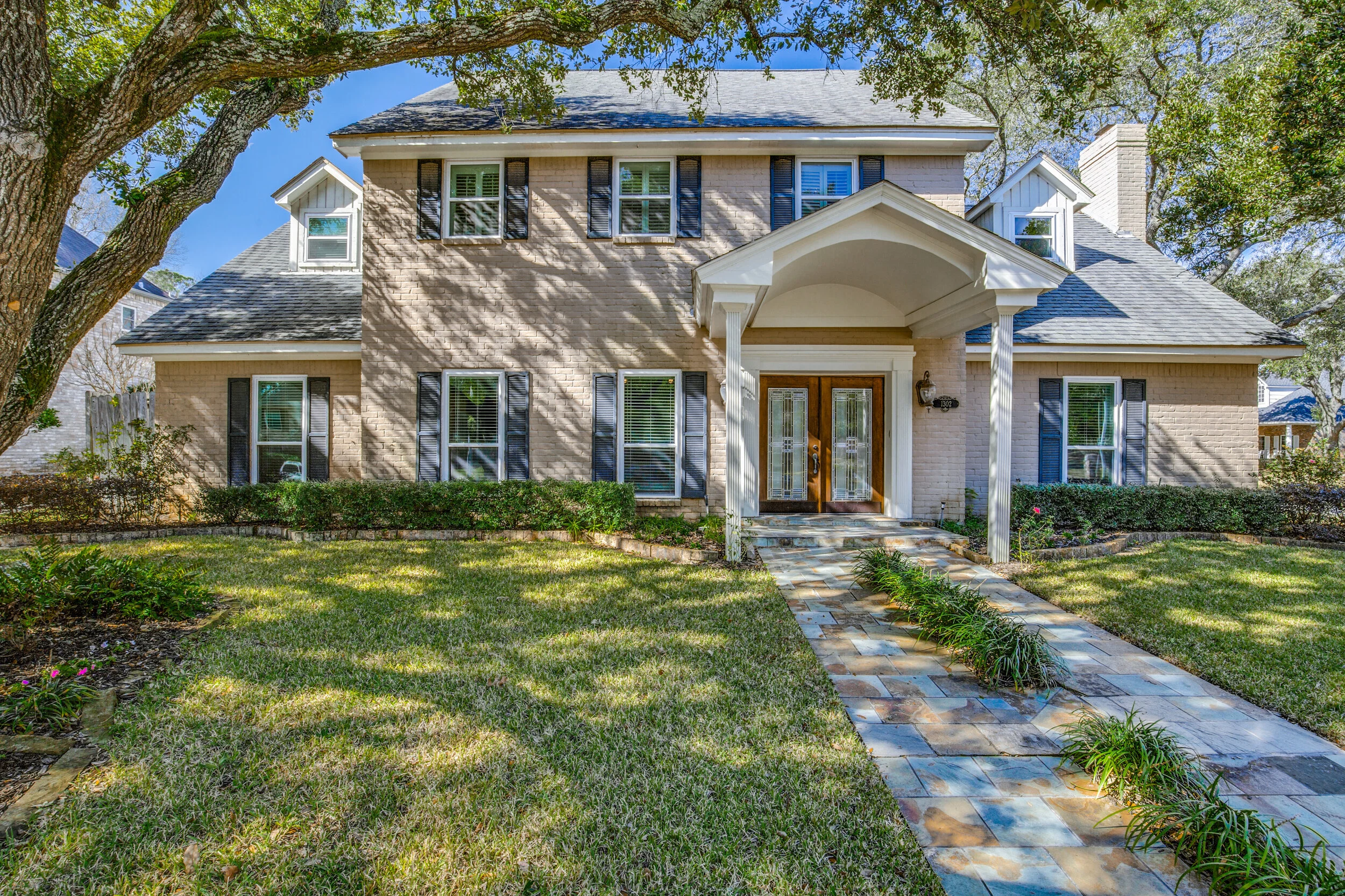 1302-valley-glen-dr-houston-tx-High-Res-3.jpg