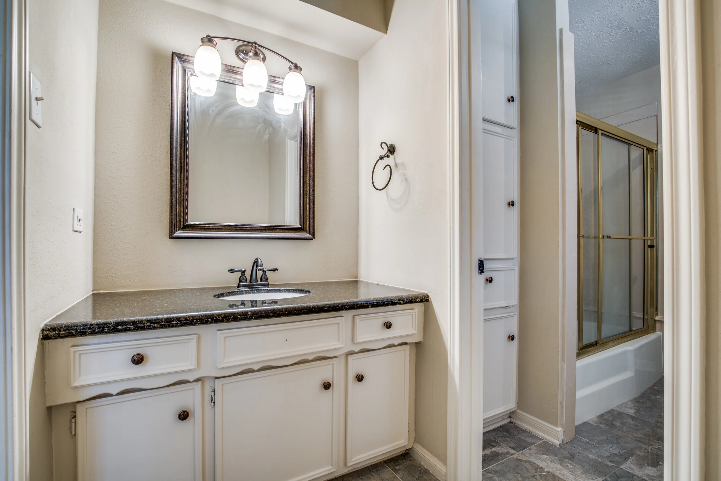 1302-valley-glen-dr-houston-tx-High-Res-28.jpg