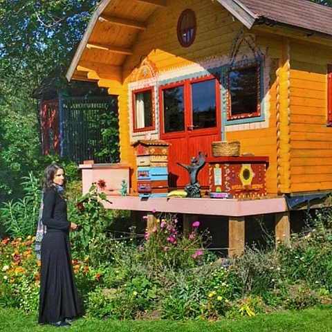 AriellaDaly_Beekeeping_trust