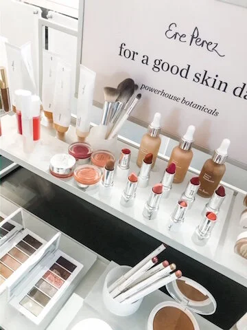 Holiday Gift Guide ~ Day Nineteen - Kiss n' Makeup, or just Makeup!