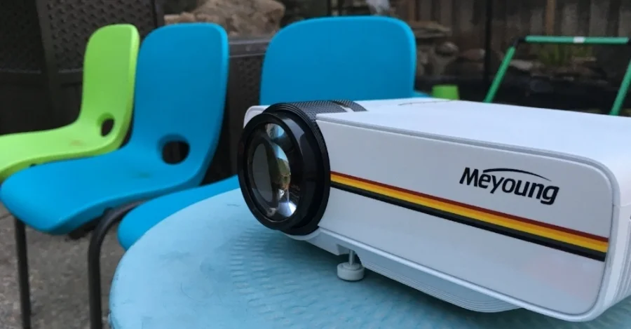 Diy Backyard Movie Night Netflix Dvd Blog