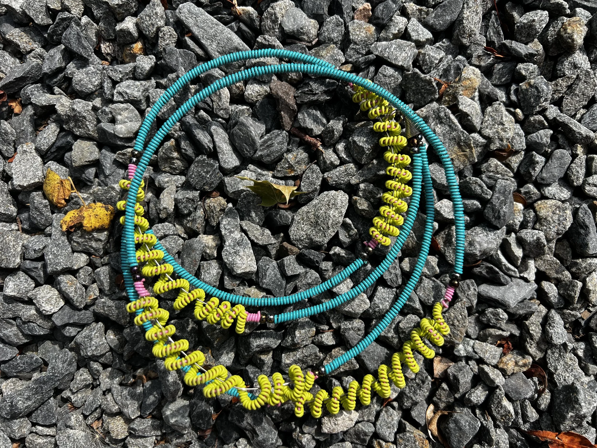Item 10: Beaded &amp; Wire Necklace (details below)