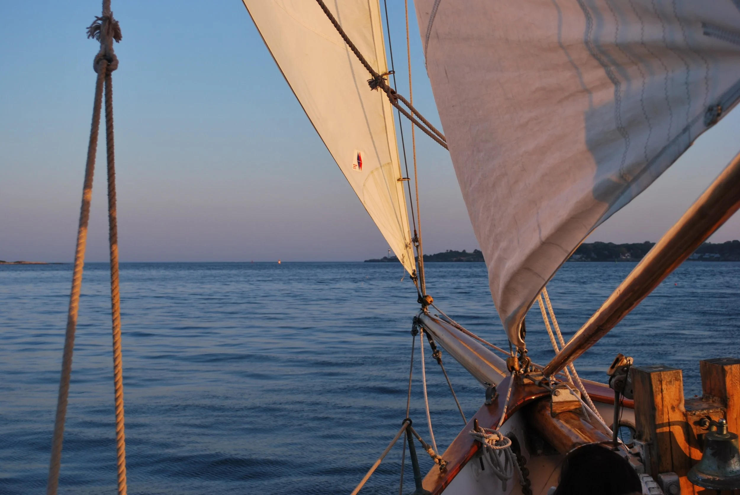 schooner1.jpg