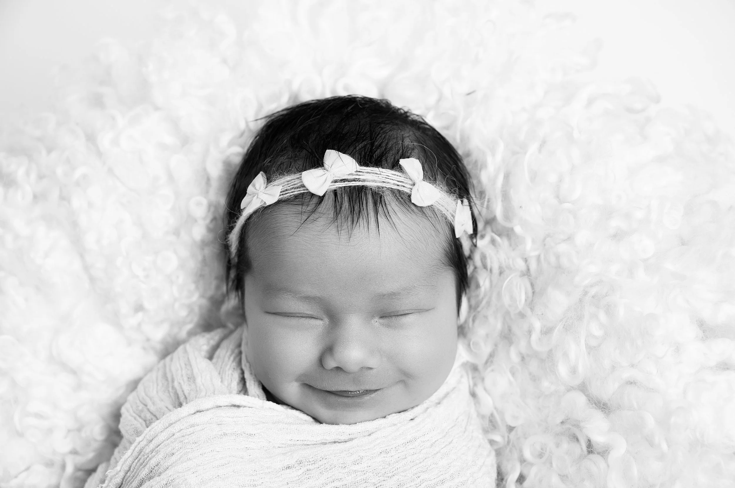 black-and-white-newborn-photography-hillingdon.jpg