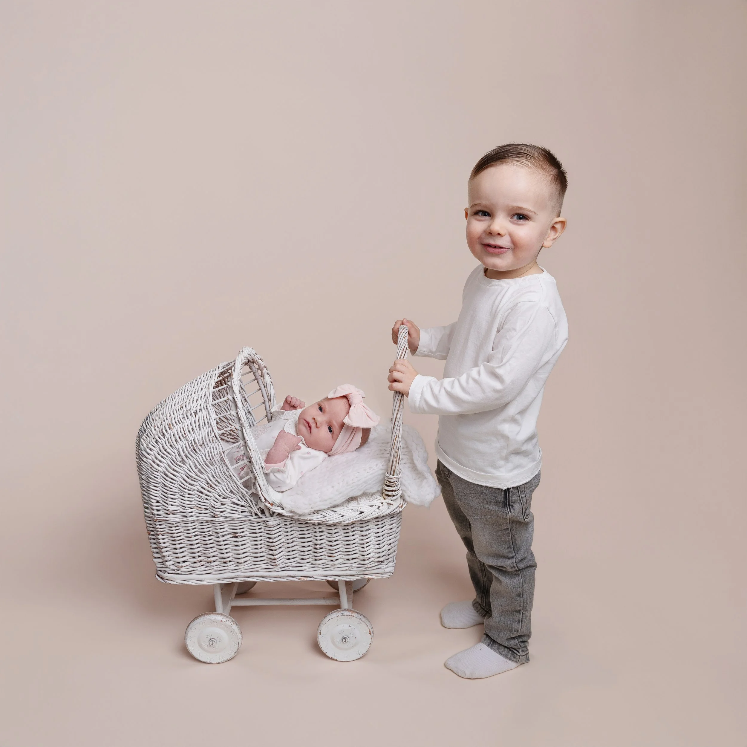 newborn-and-sibling-photography-hillingdon.jpg