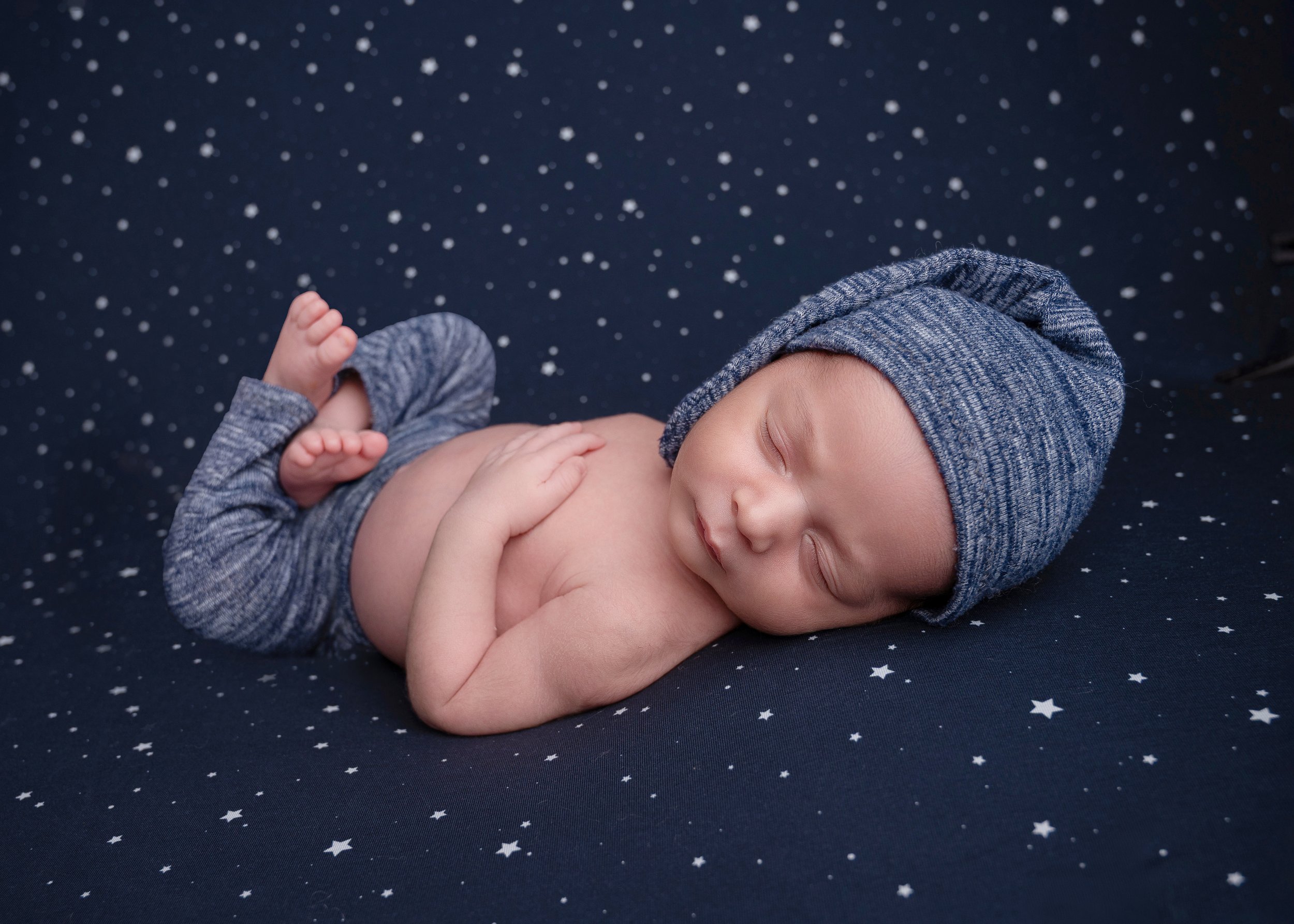 newborn-blue-sky-photography-hampshire.jpg