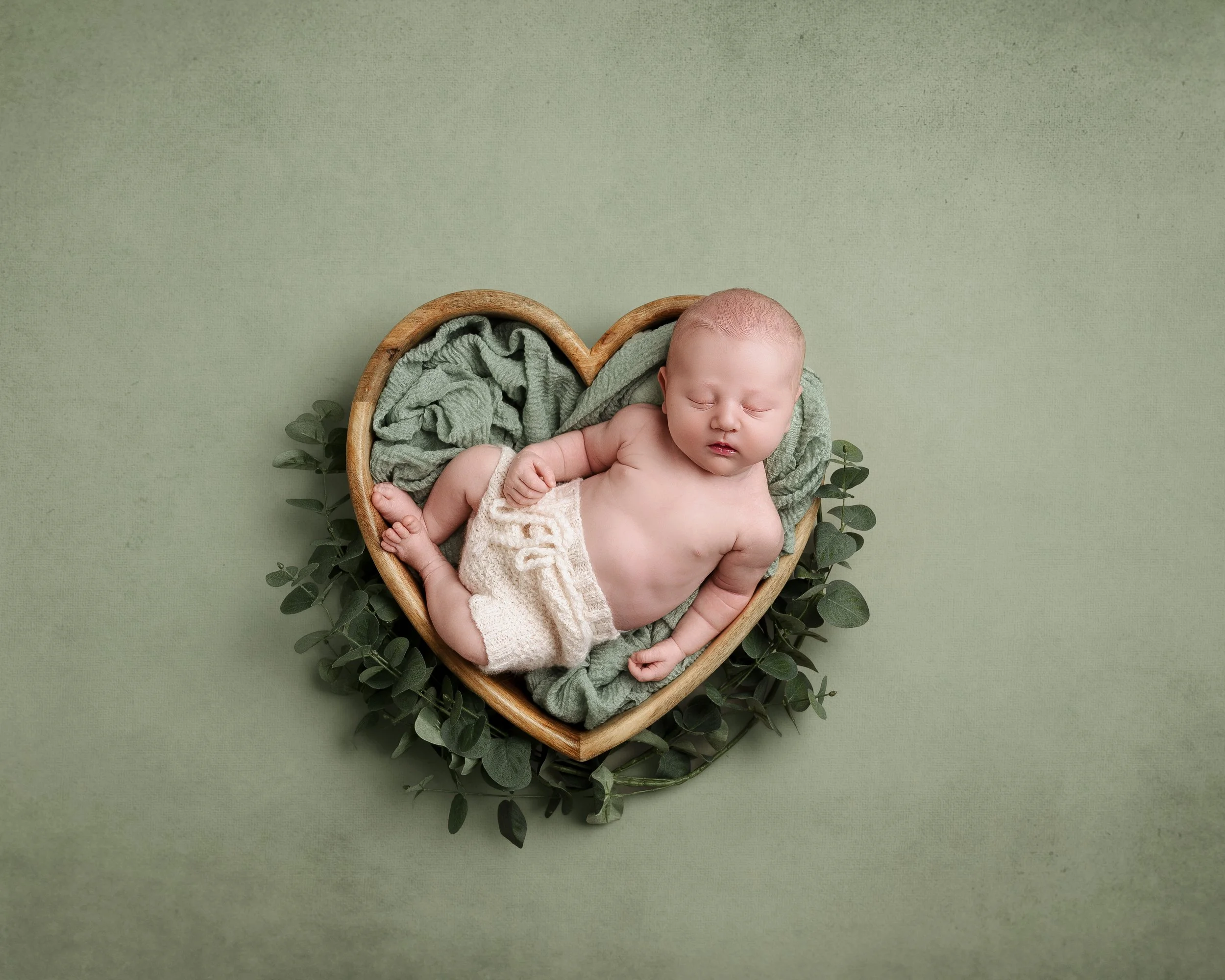 newborn-photography-nature-rushmoore.jpg