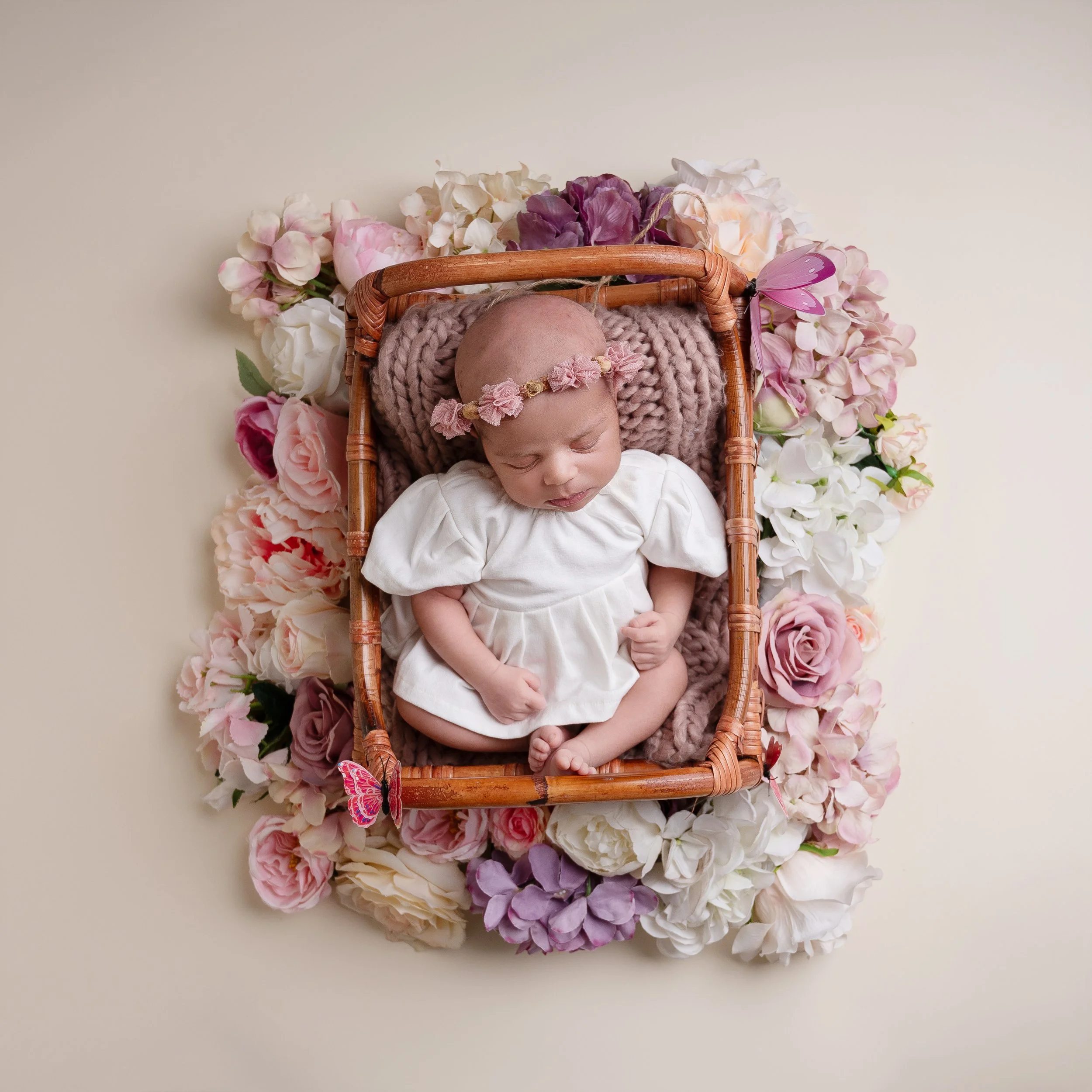 newborn-sleeping-floral-photography-hampshire.jpg