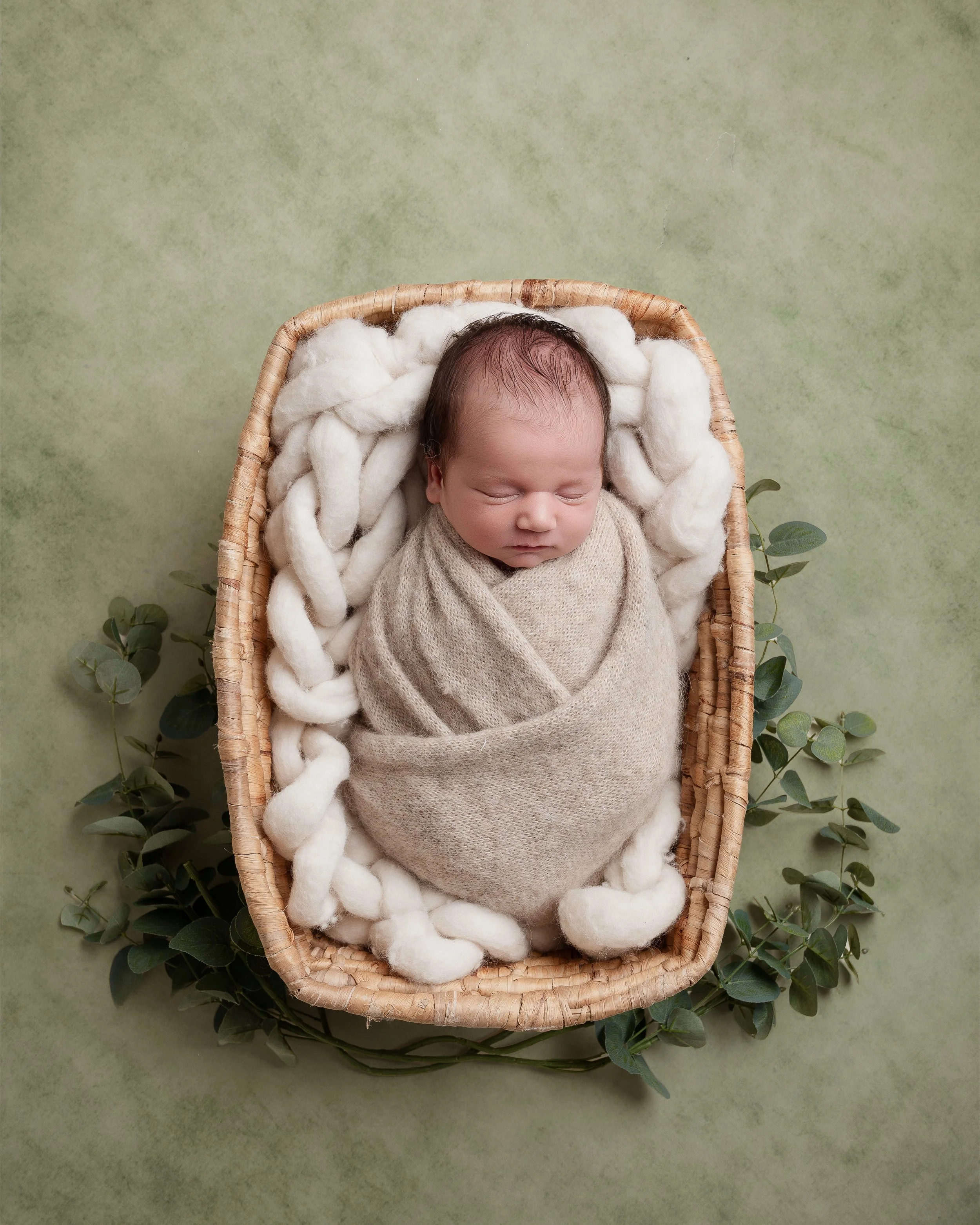 nature-newborn-photography-hampshire.jpg