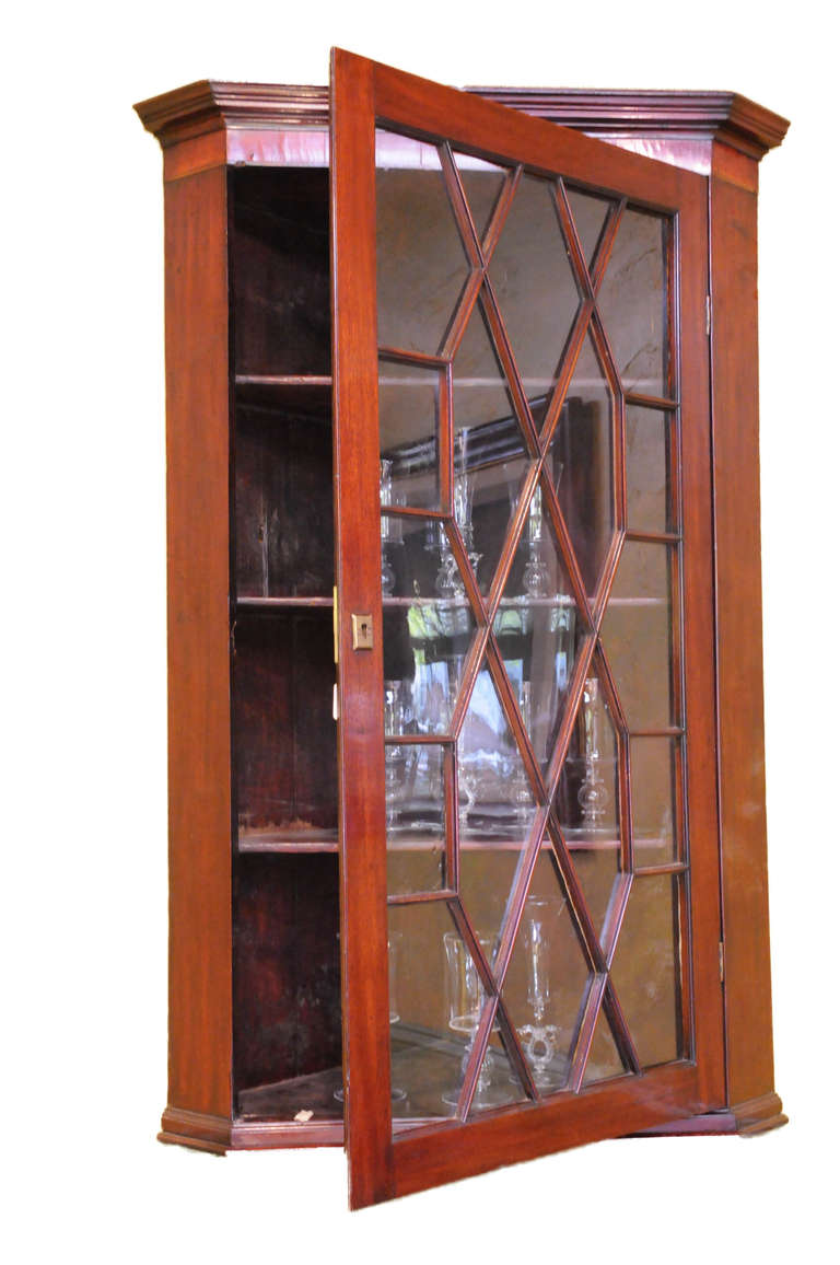 corner_cabinet2_l.jpeg