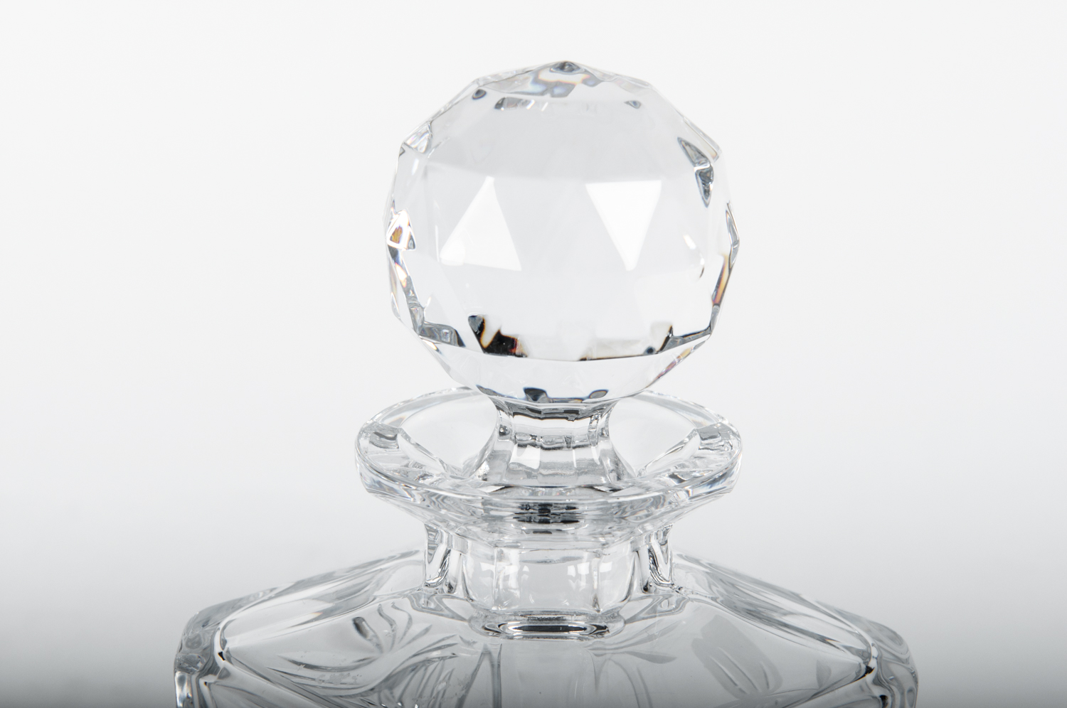 Set of 4 Baccarat Cut Crystal Glasses – Madame de la Maison