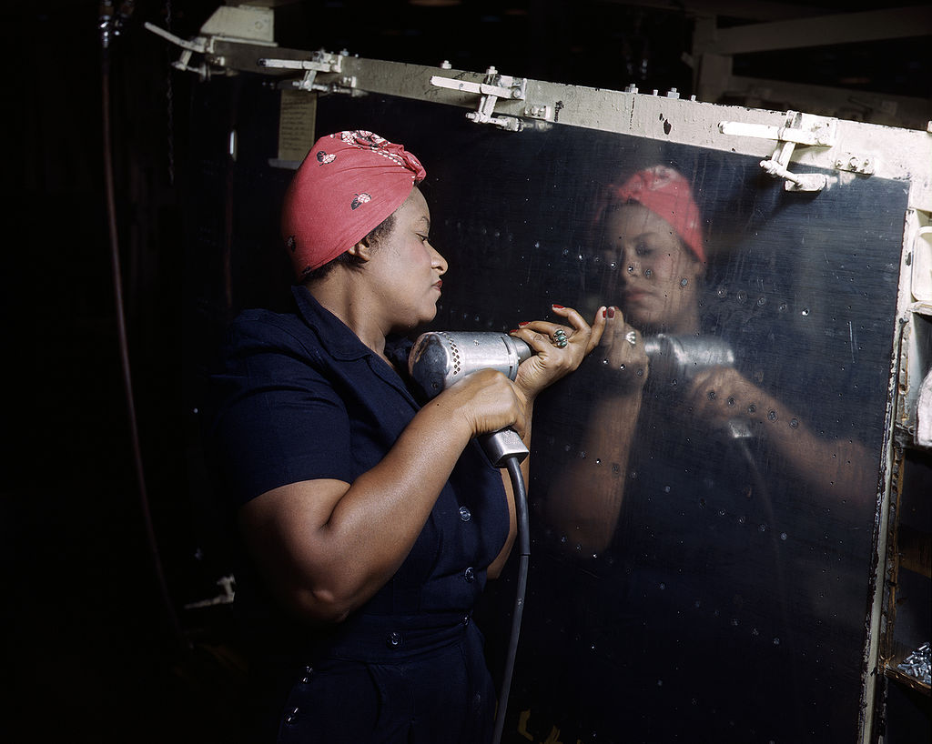 Rosie the Riveter Comes to Everett — Live in Everett