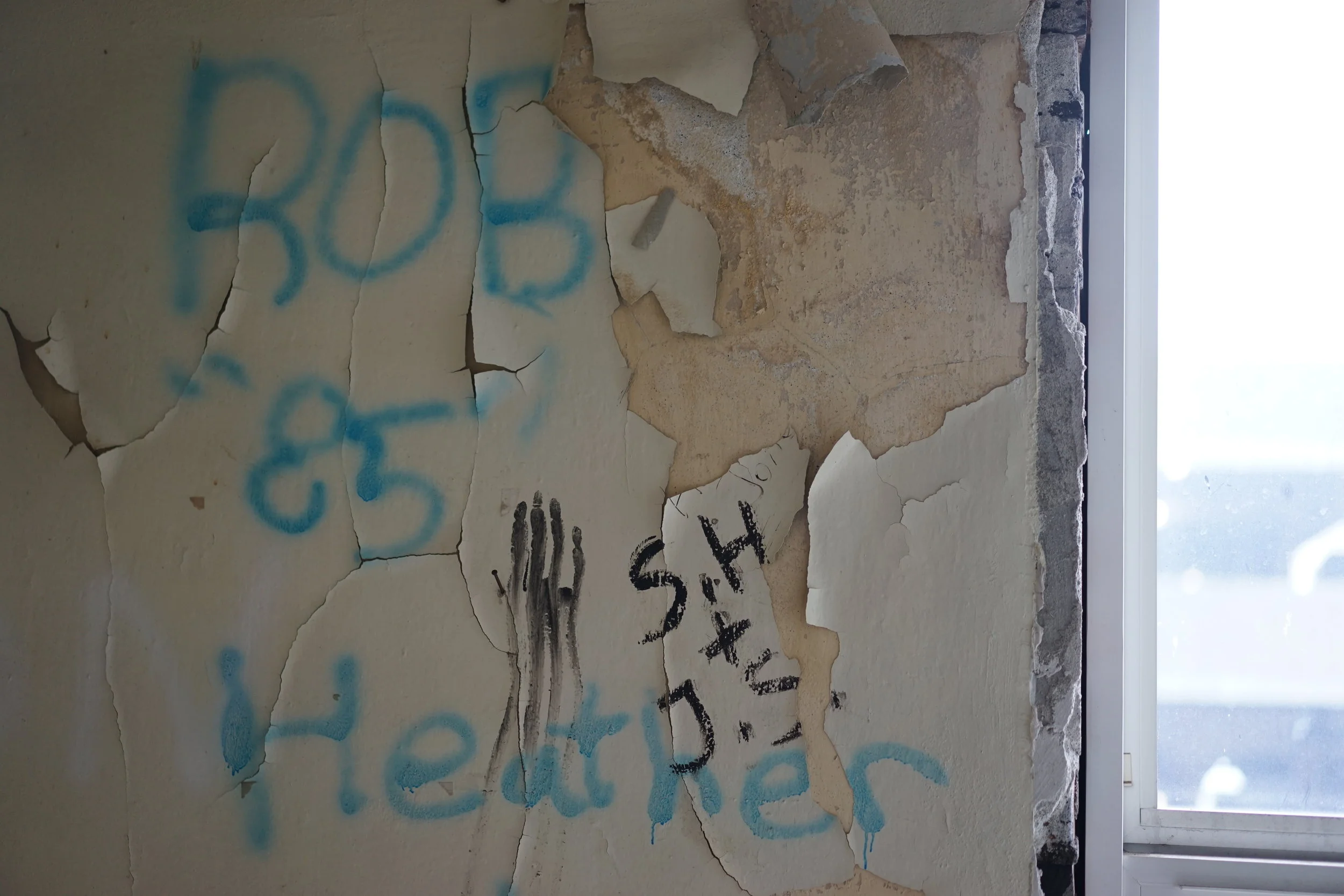  “Rob and Heather 85” graffiti // Richard Porter 