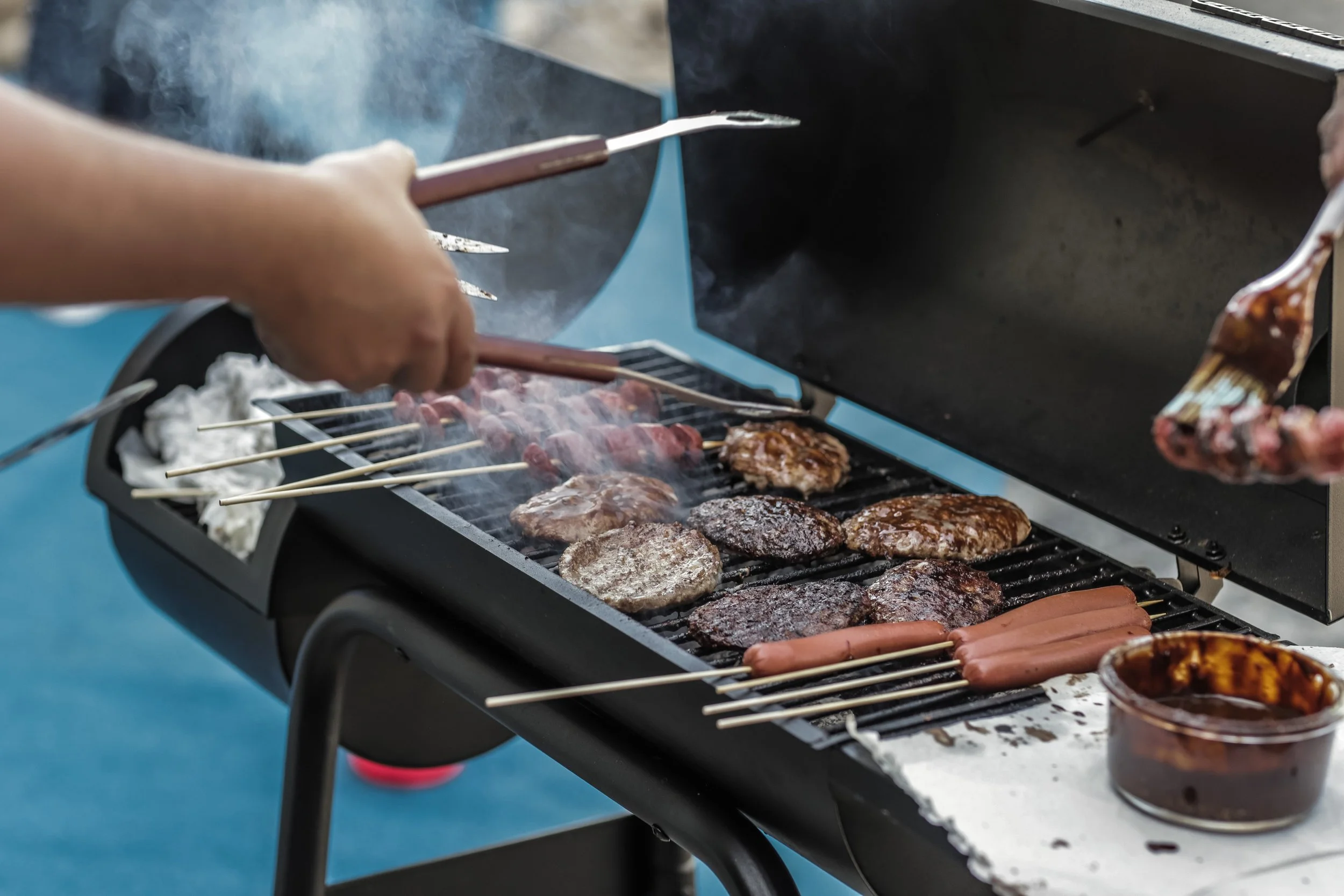 Nothing like grilling on the street // Via Unsplash