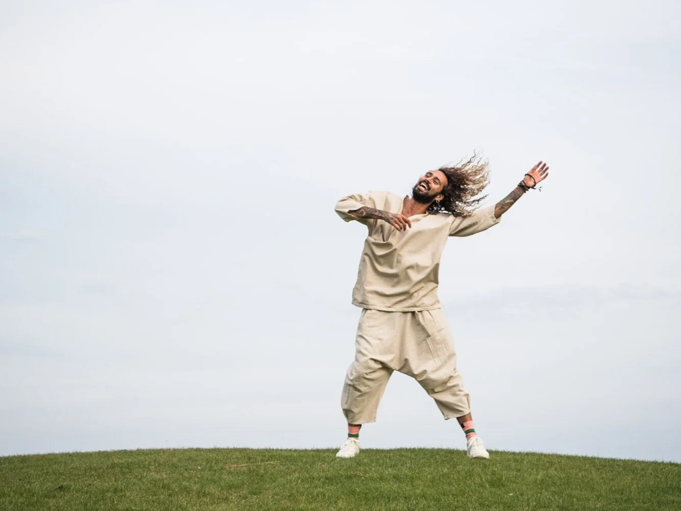 Spiritually Sassy Author Sah D’Simone Dances into Everett