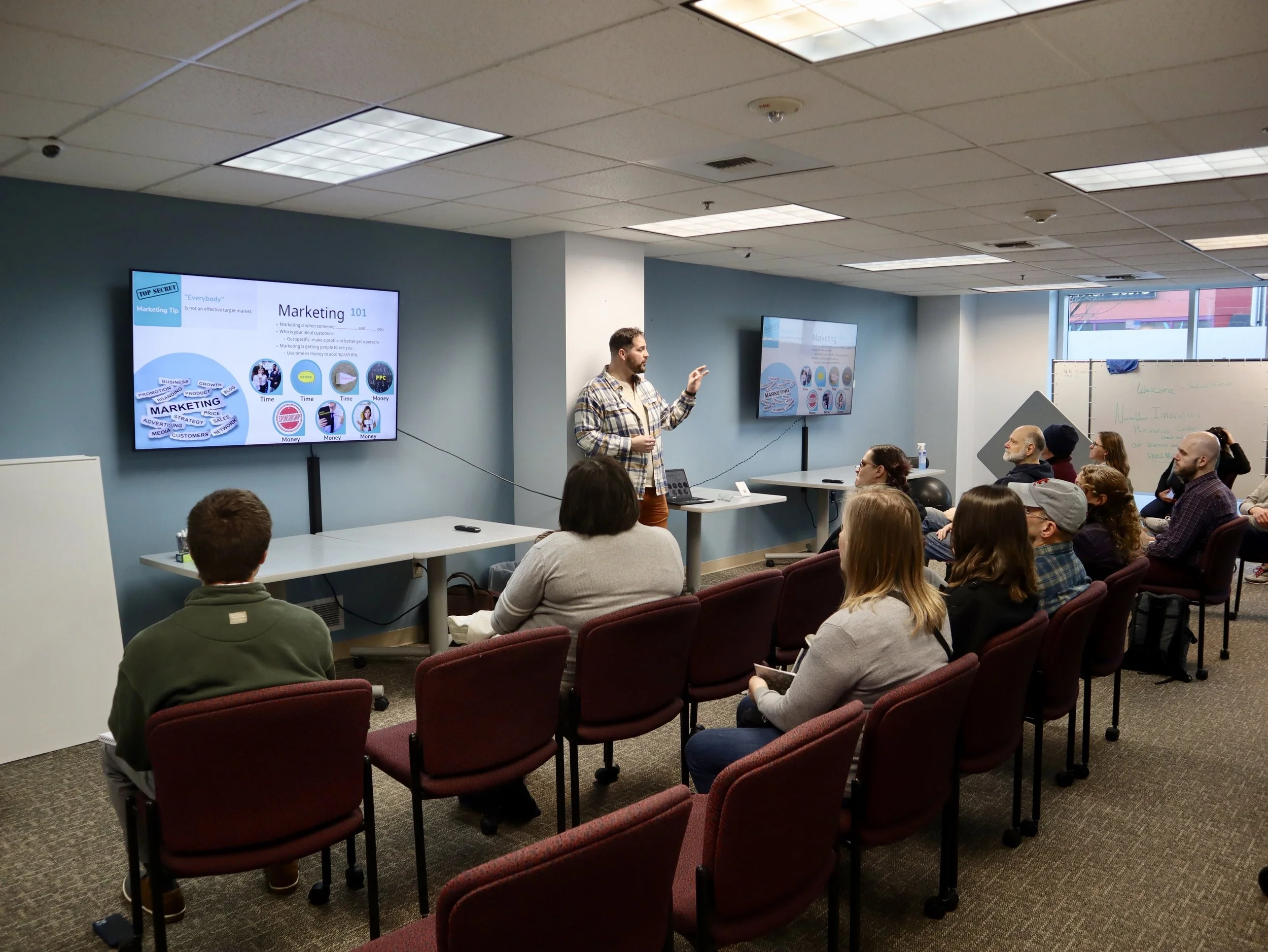 Mastering the Art of Social Media: 5 Takeaways from The Lab@Everett's Small Business Event