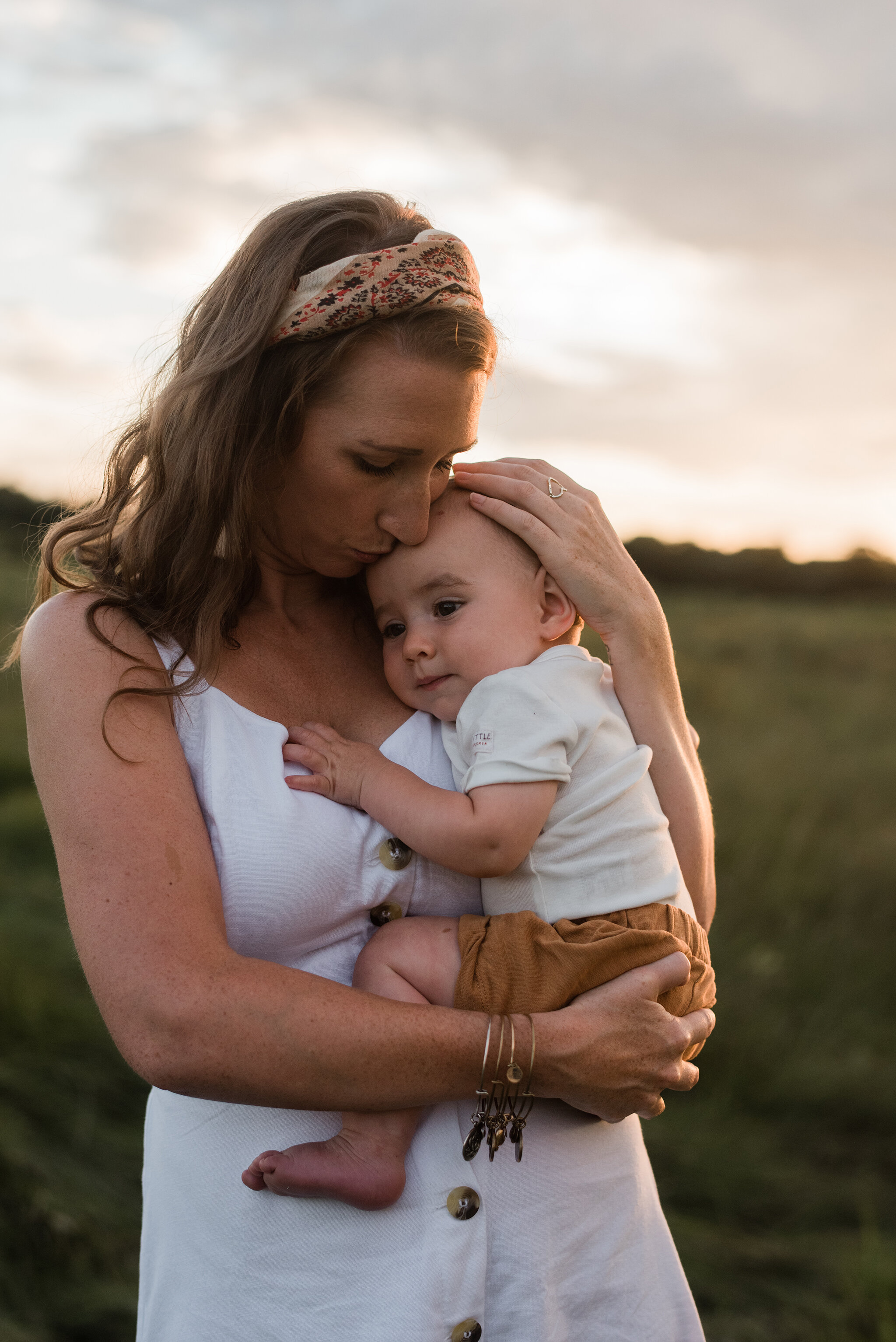 vancouver-family-photographer-sunset-newborn-baby