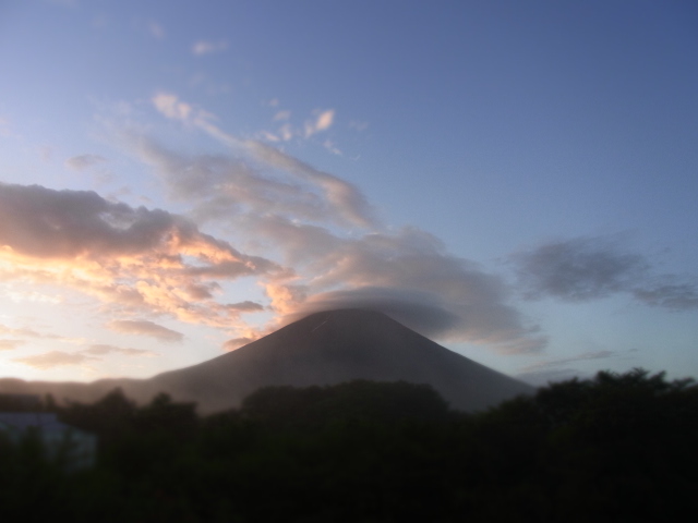  The dawn is breaking. 