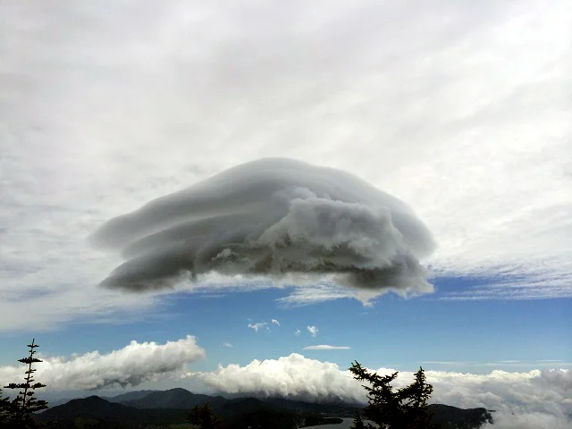 Unique Fujisan weather creates unique cloud