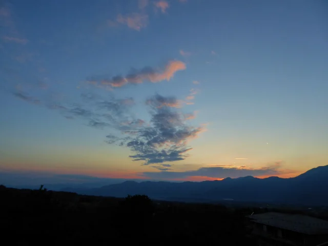 Floating clouds lit by afterglow 