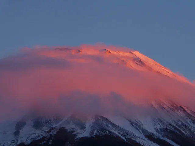  The fresh snow dyed crimson at dusk following the snowstorm earlier on the day 