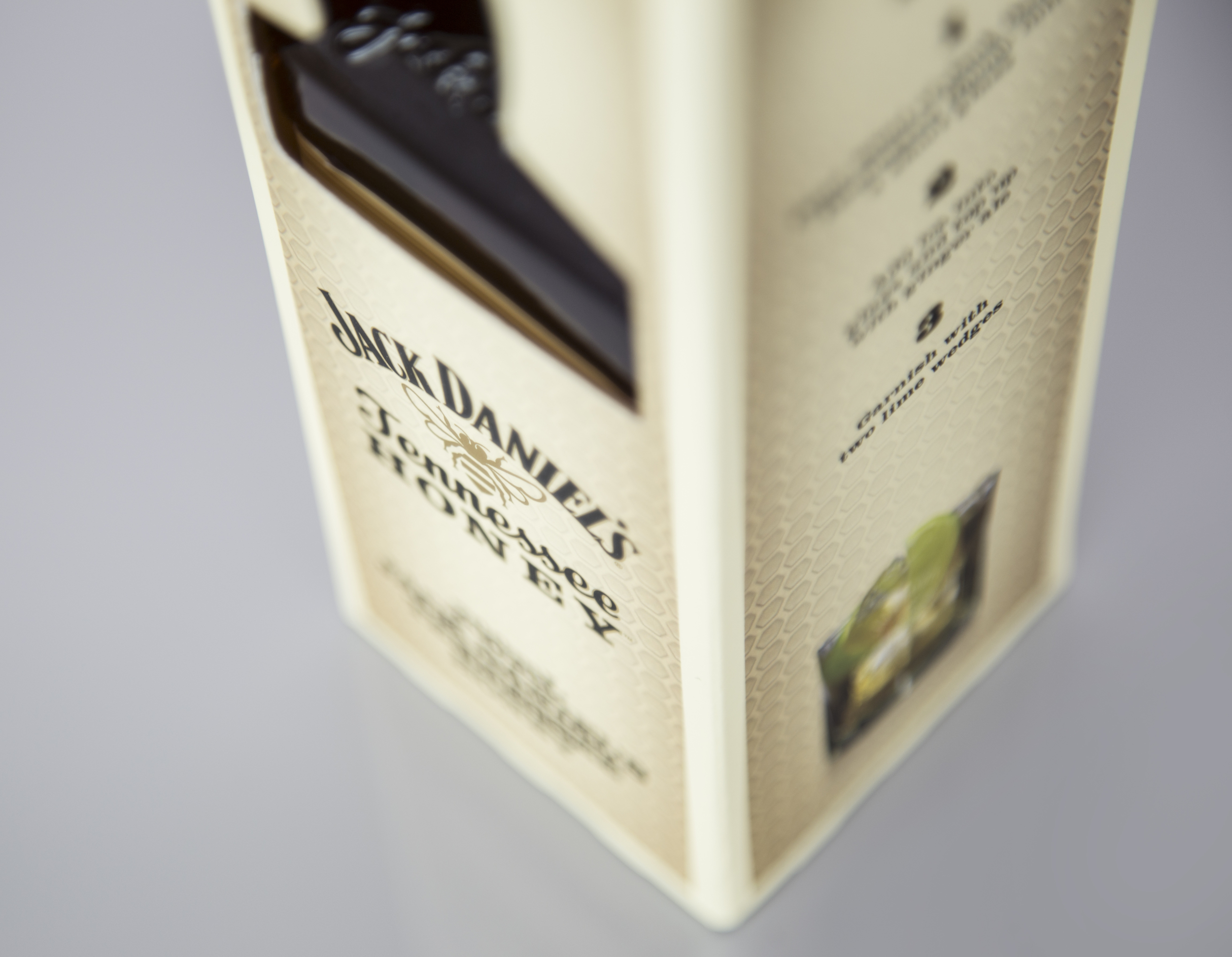 Honey_Gift_Box_RT_8.jpg
